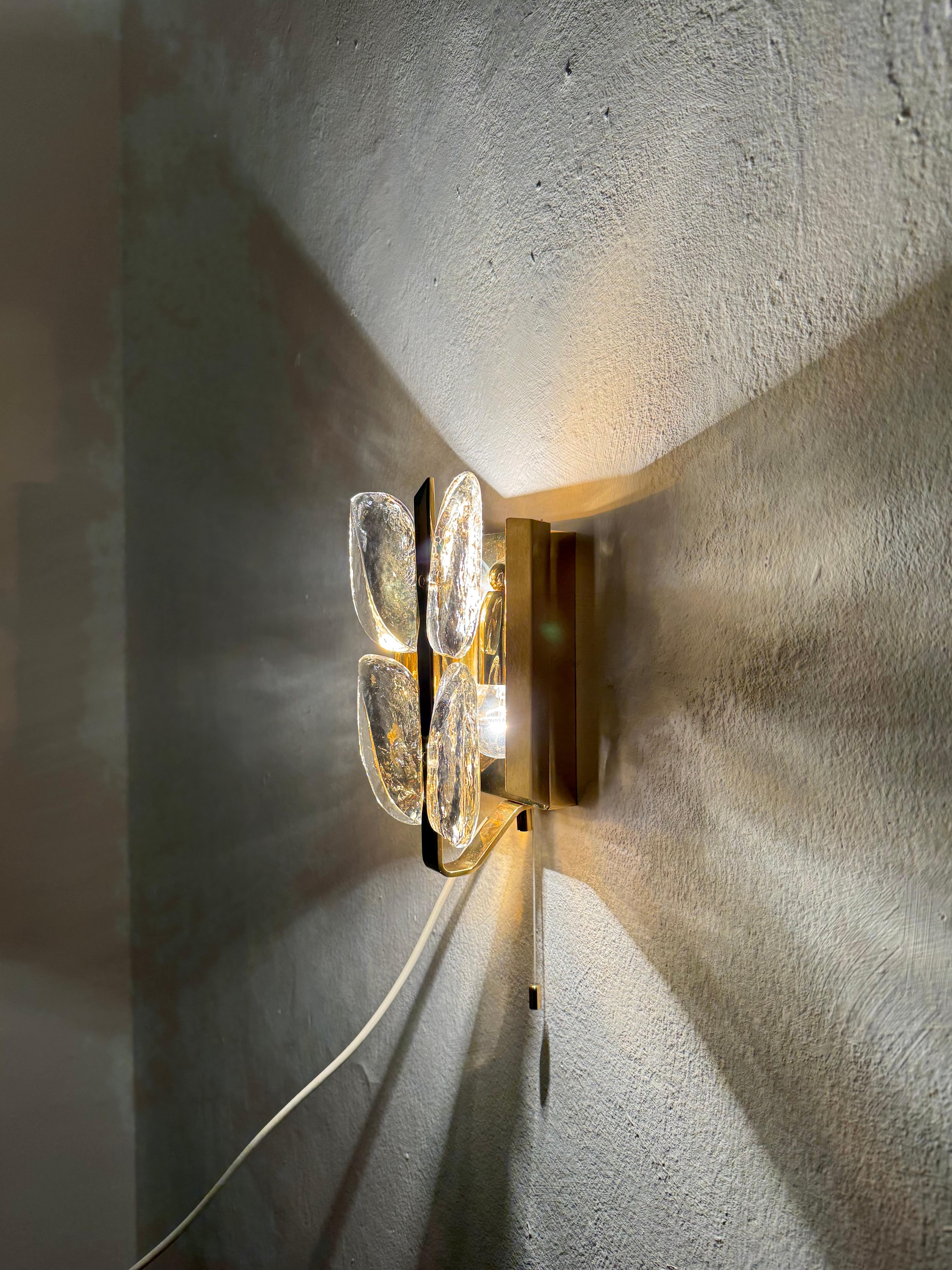 Lámpara de pared de cristal Ice de J.T. Kalmar en venta 3