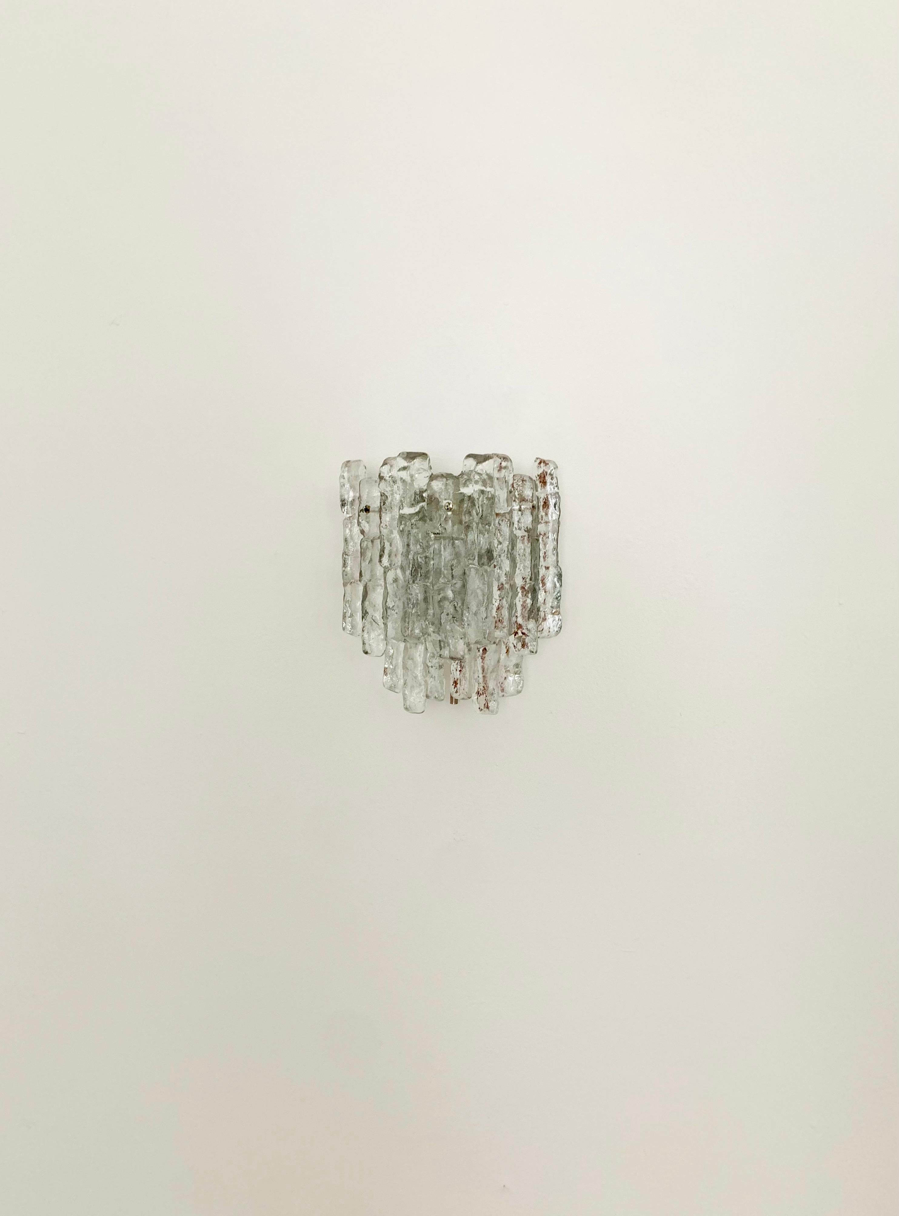 Eisglas-Wandleuchte von J.T. Kalmar (Moderne der Mitte des Jahrhunderts) im Angebot