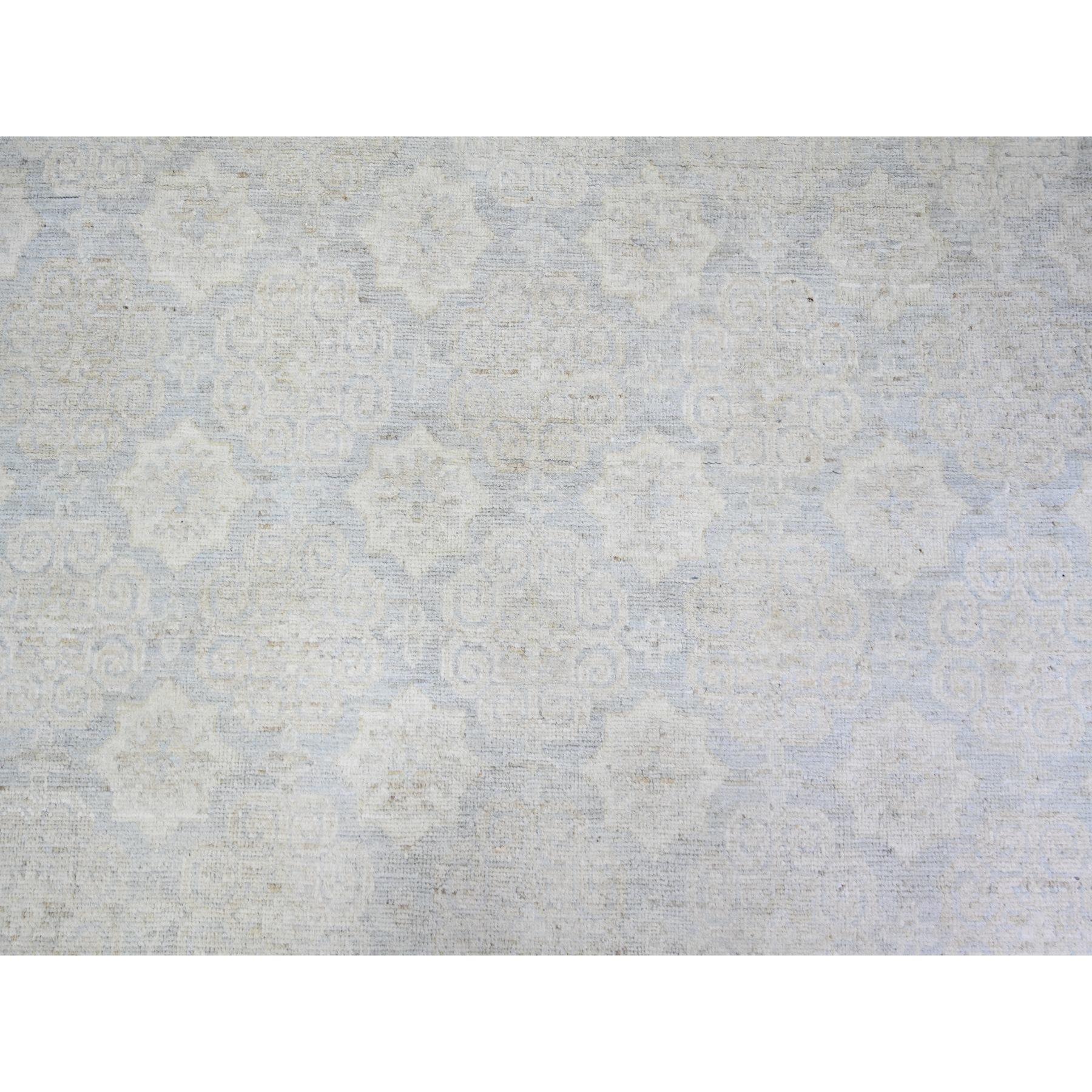 Tappeto Orientale Peshawar di colore grigio ghiaccio in pura lana annodata a mano e con lavaggio bianco 11'9