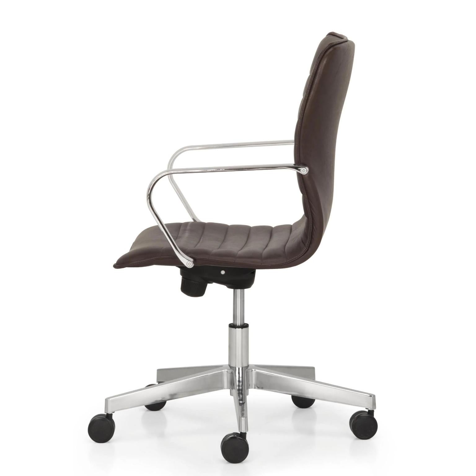 Ice High Backrest Executive Upholstered Armchair by Quinti Sedute In New Condition For Sale In Geneve, CH