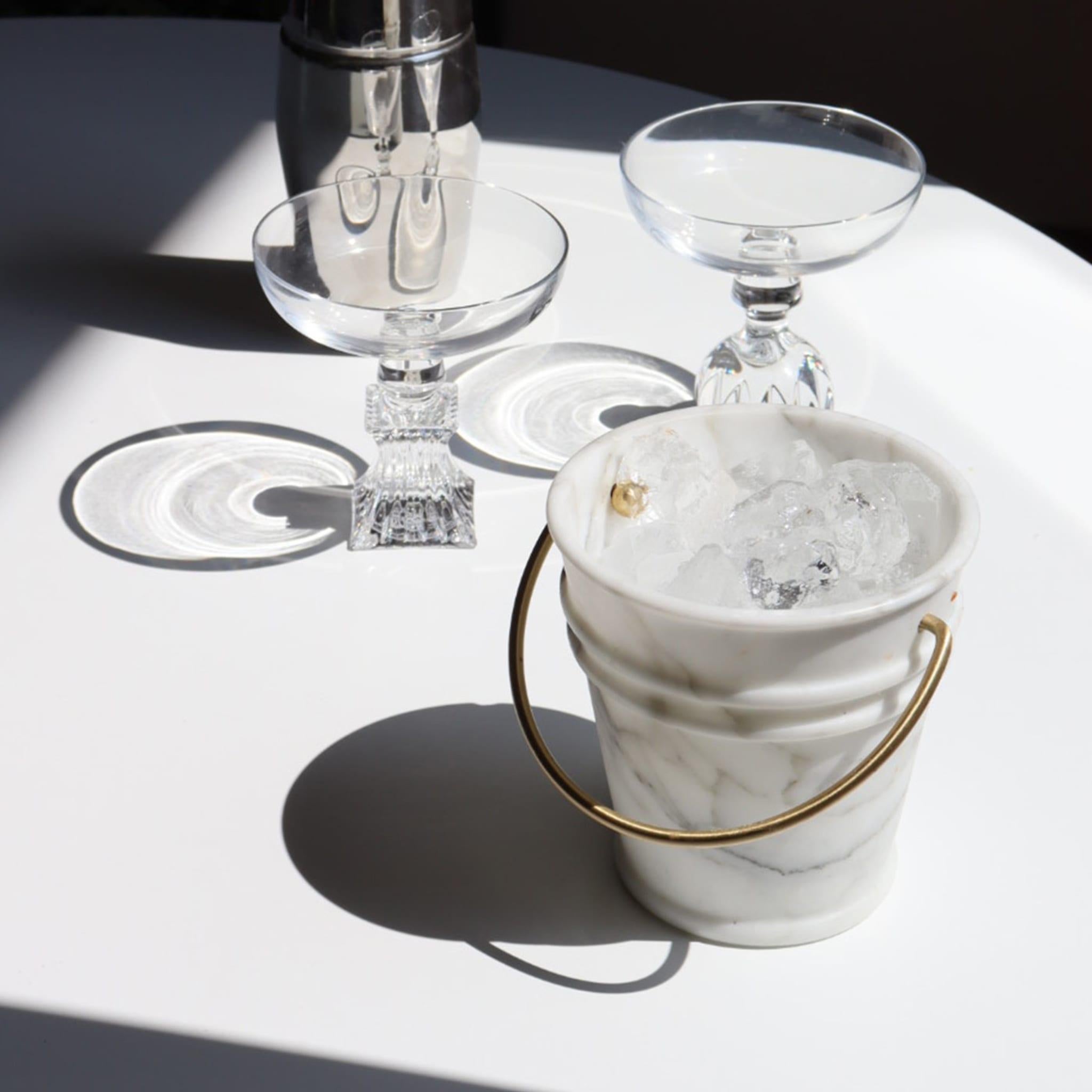 Cubo blanco Ice Ice Baby de Lorenza Bozzoli Italiano