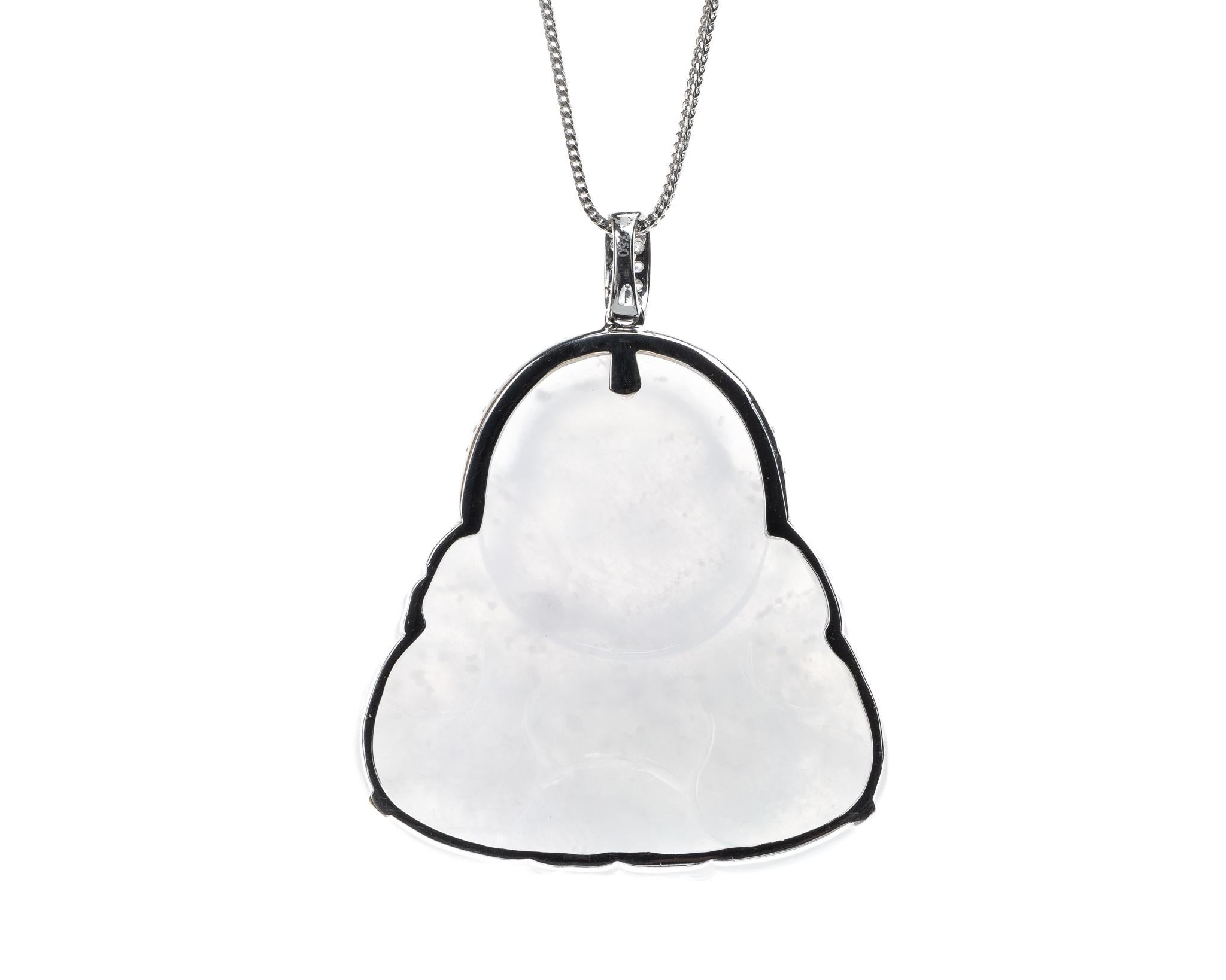 Taille grossière Pendentif Bouddha en jadéite de glace et diamants, certifié non traité en vente