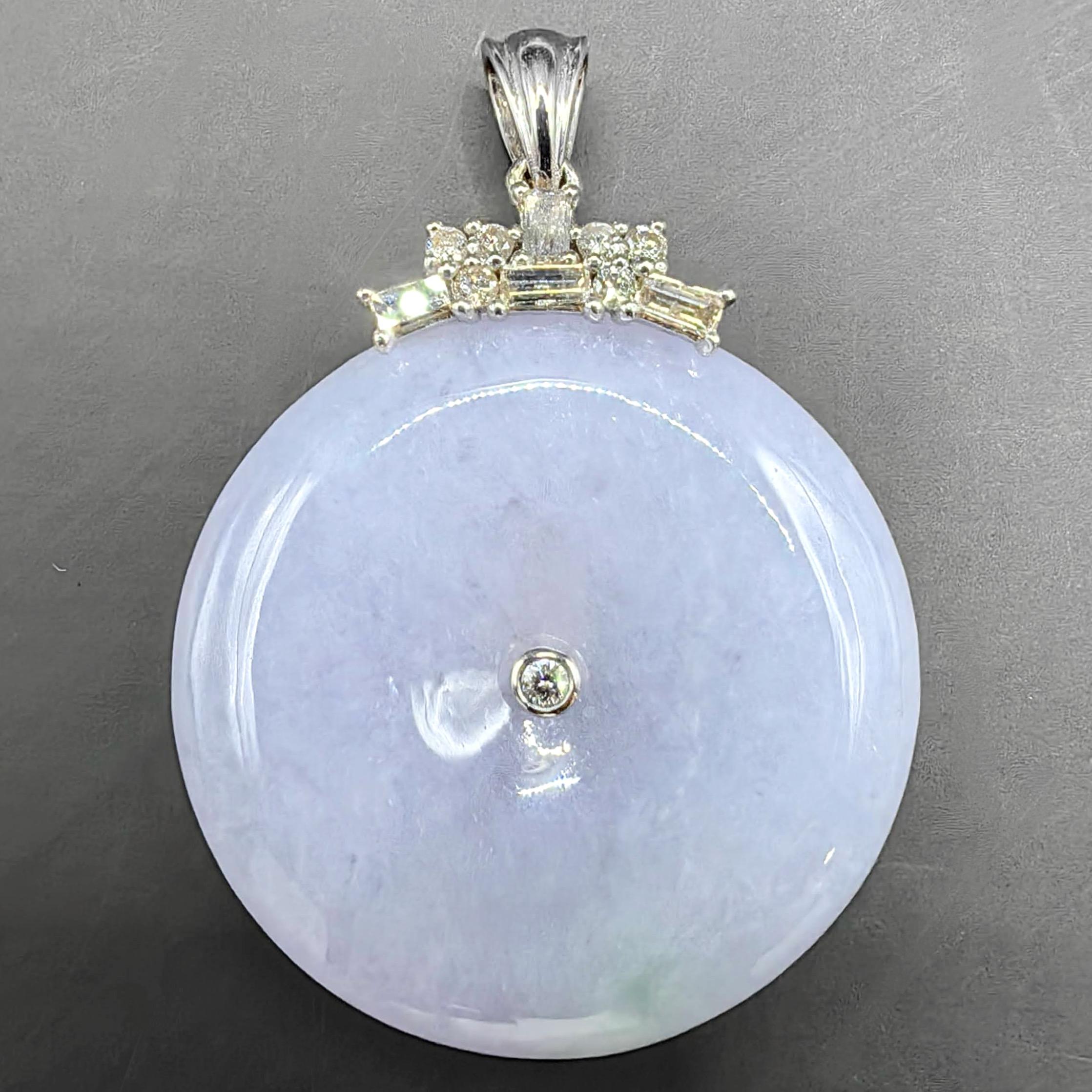 Ciondolo in oro bianco 18 carati con diamante a forma di ciambella di pace in giadeite traslucida color lavanda ghiaccio in vendita 7