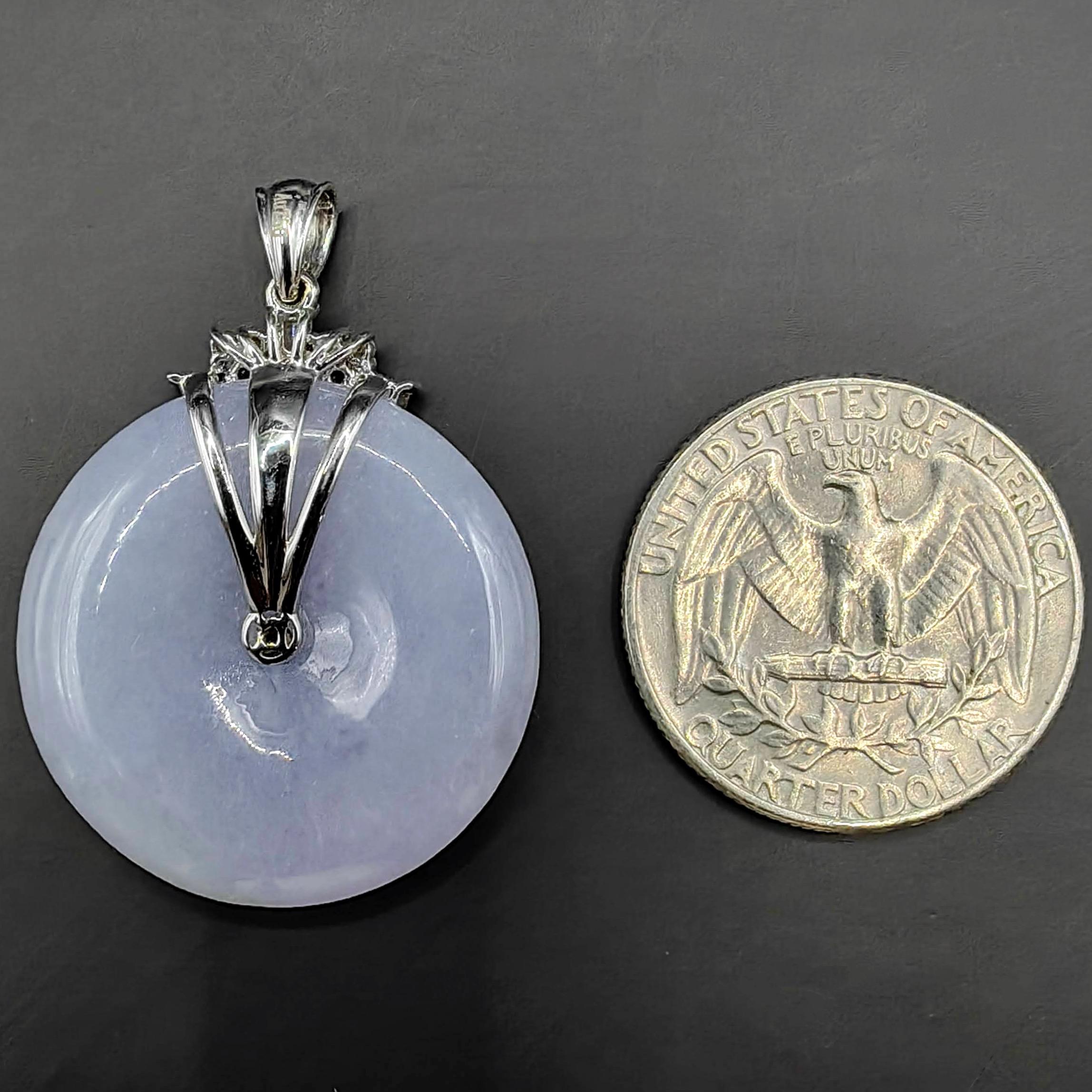 Ciondolo in oro bianco 18 carati con diamante a forma di ciambella di pace in giadeite traslucida color lavanda ghiaccio in vendita 10