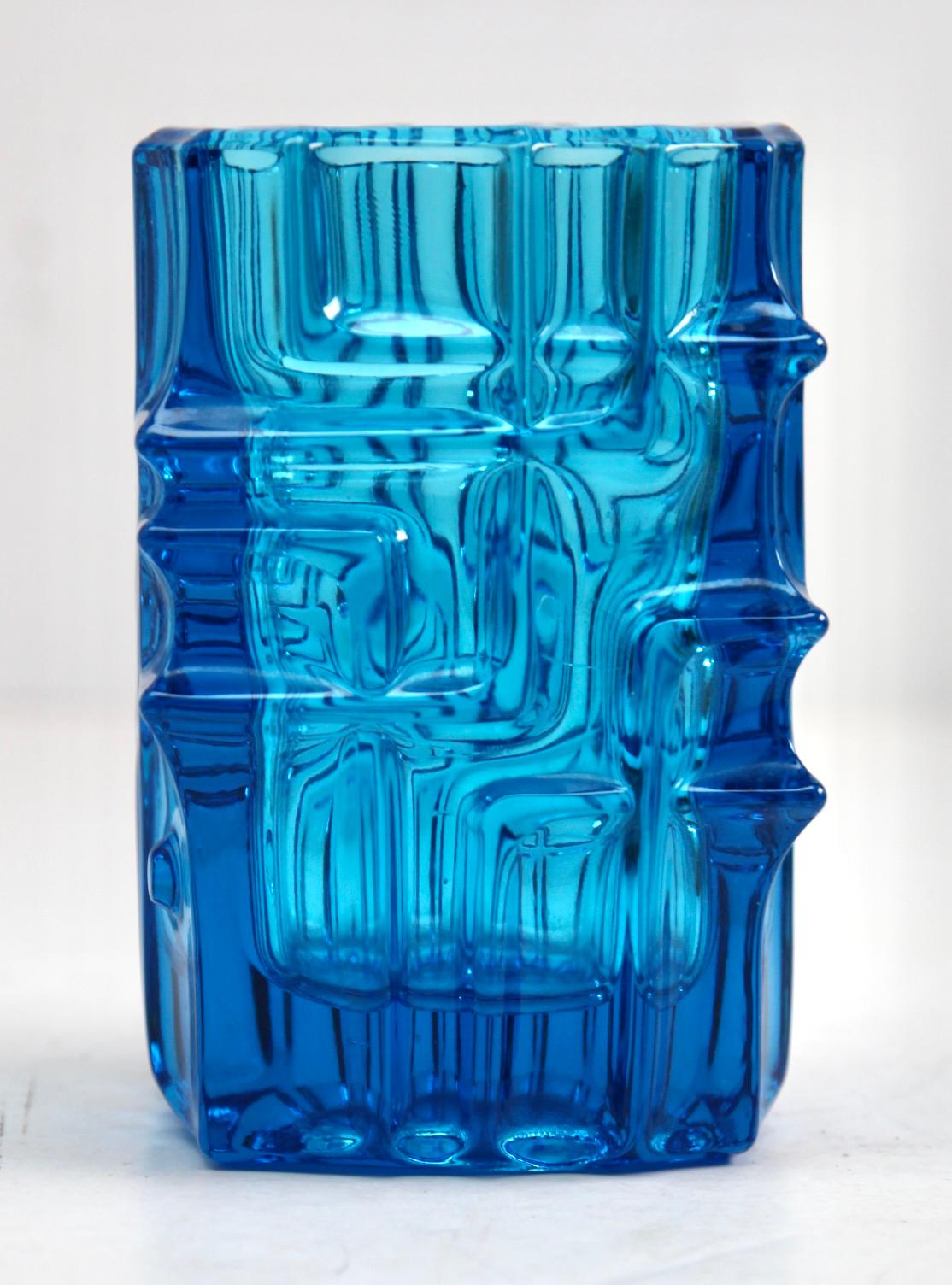 Czech Ice Melting Vase 617 by Vladislaw Urban for Rosice Glass Tsjechoslowakia, 1968 For Sale