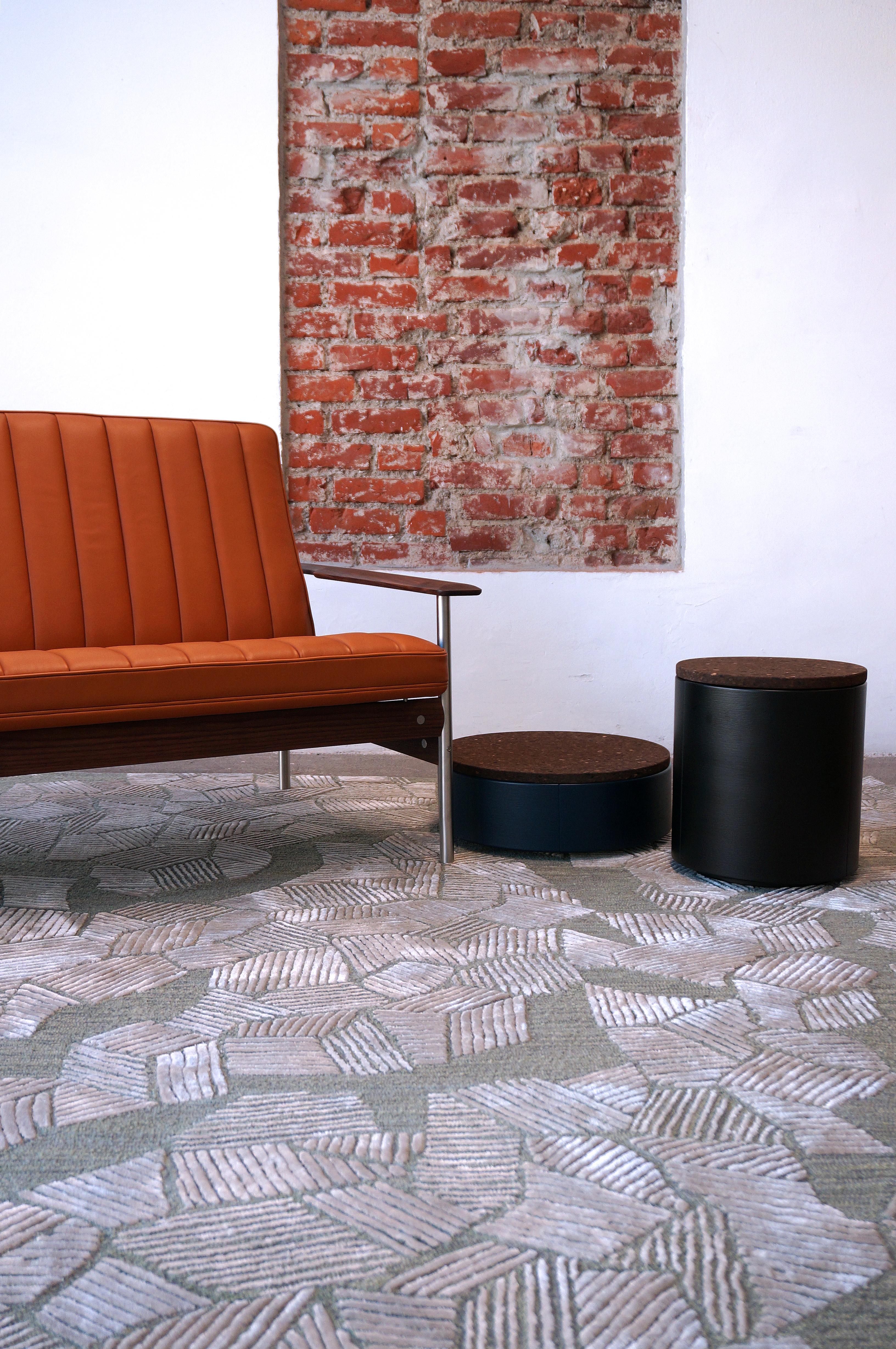 Ice Rug von Volver Studios im Zustand „Neu“ im Angebot in Geneve, CH