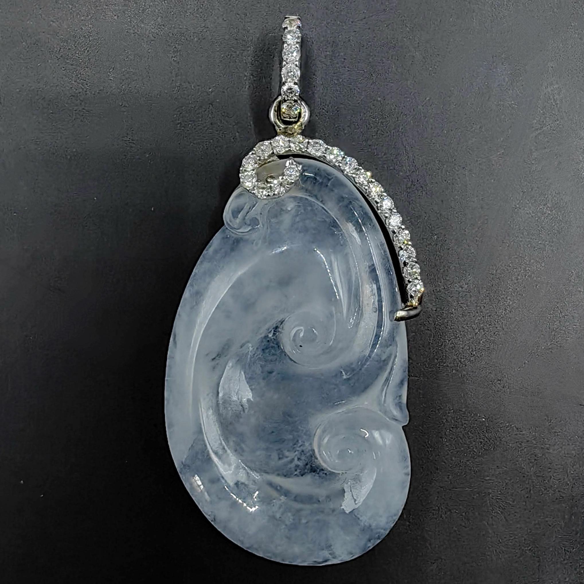 Ciondolo di giada traslucida bianco ghiaccio con diamante Ruyi in oro bianco 18 carati in vendita 5