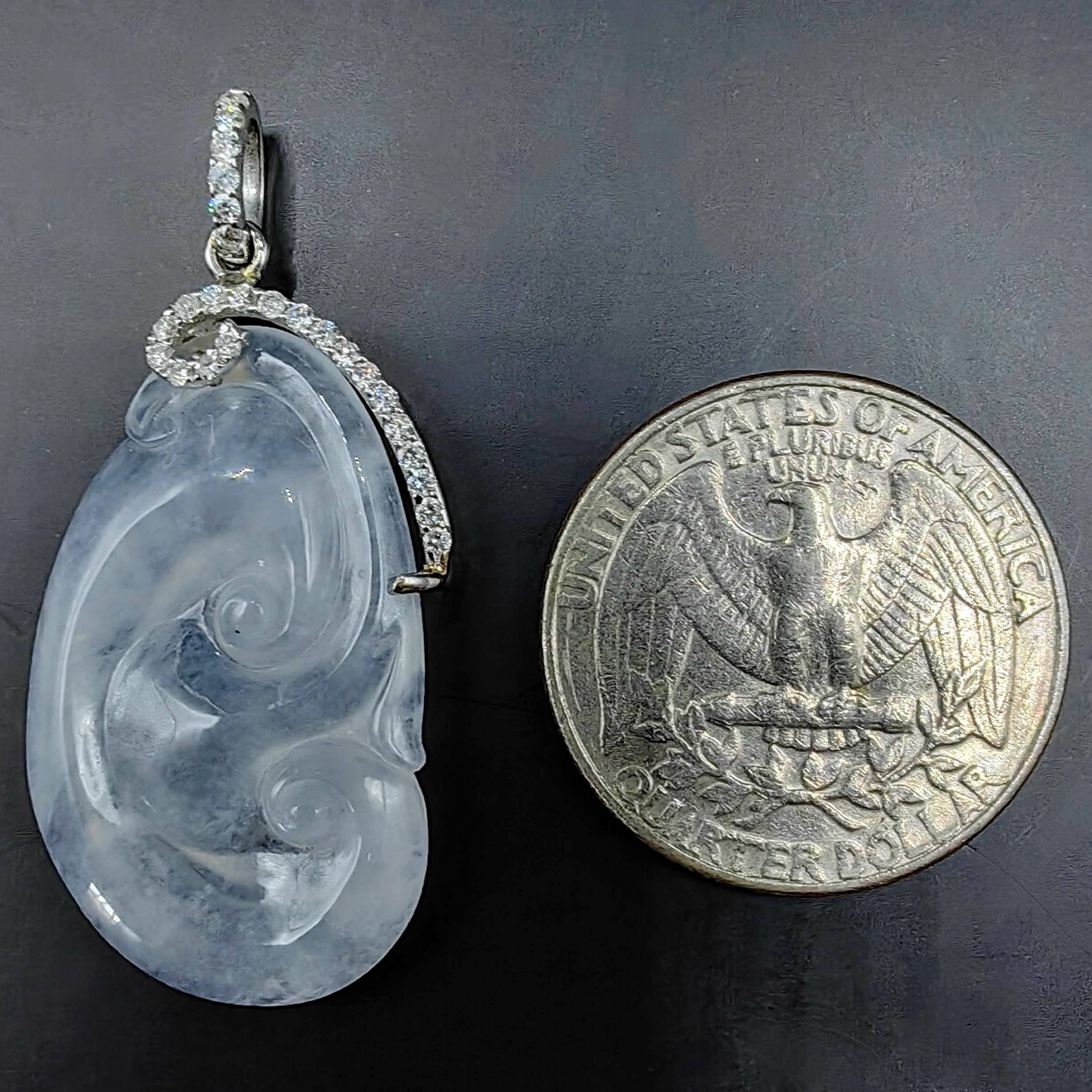 Ciondolo di giada traslucida bianco ghiaccio con diamante Ruyi in oro bianco 18 carati in vendita 7