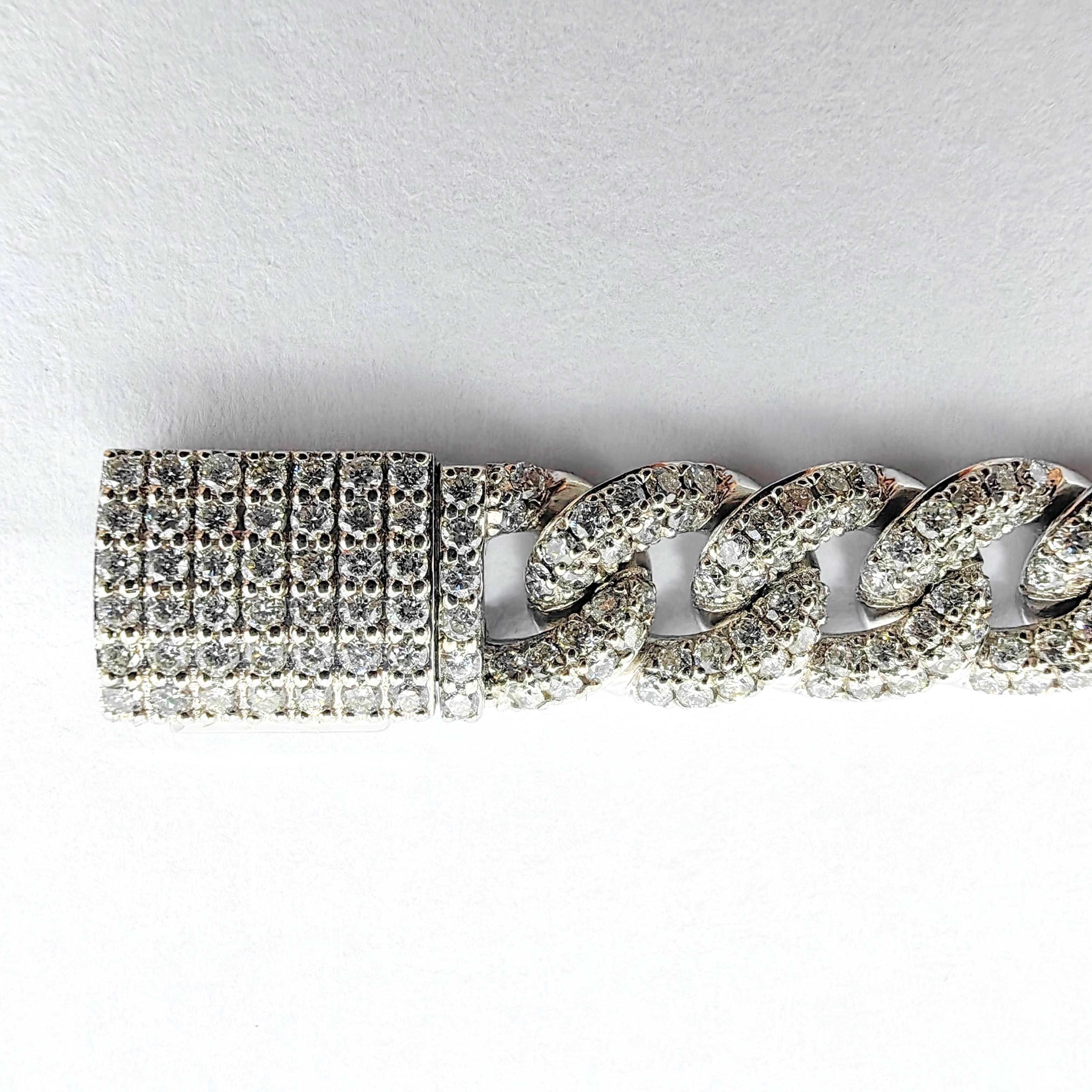 Pulsera con cadena de eslabones cubana en oro blanco de 18 quilates con incrustaciones de diamantes helados en venta 5