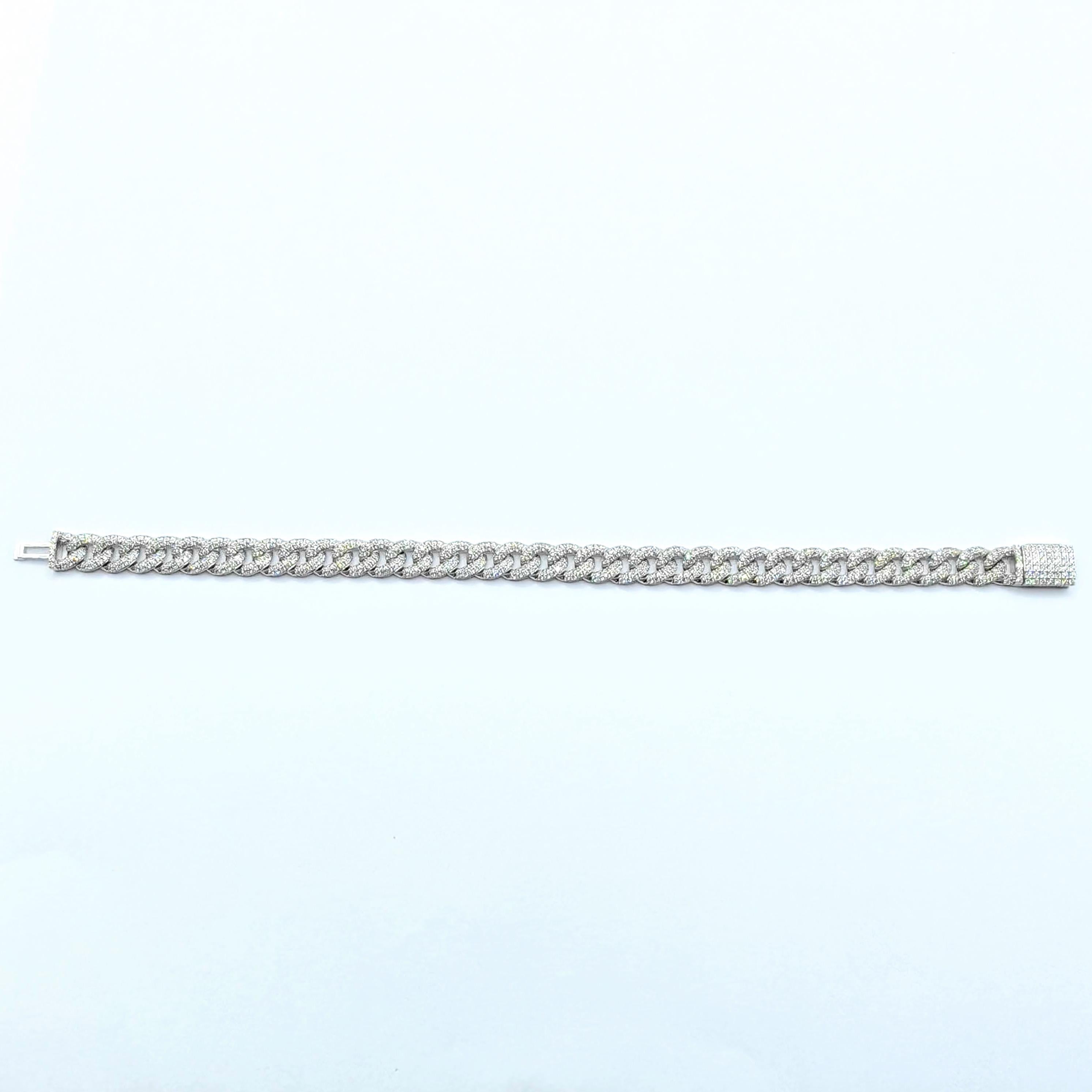 Pulsera con cadena de eslabones cubana en oro blanco de 18 quilates con incrustaciones de diamantes helados Contemporáneo en venta