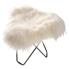 Iceland Flying Goose Footstool di Cuero Design