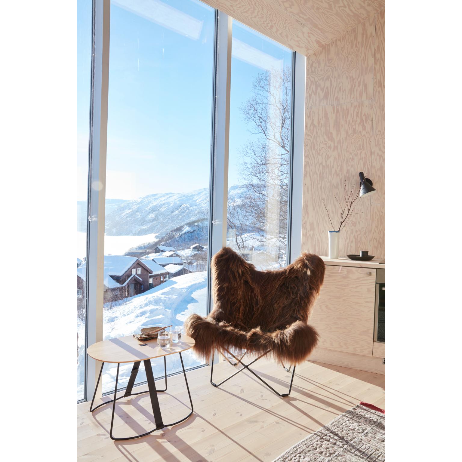 Iceland Mariposa Lounge Chair by Cuero Design In New Condition For Sale In Geneve, CH