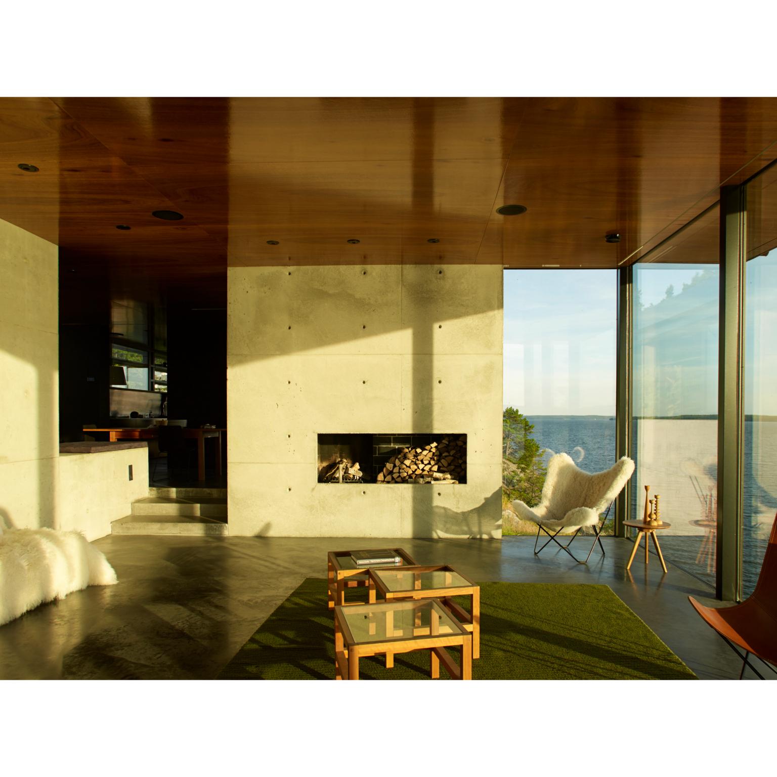 Metal Iceland Mariposa Lounge Chair by Cuero Design For Sale