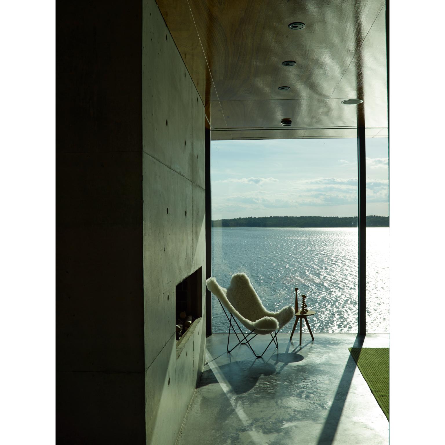 Iceland Mariposa Lounge Chair by Cuero Design For Sale 1
