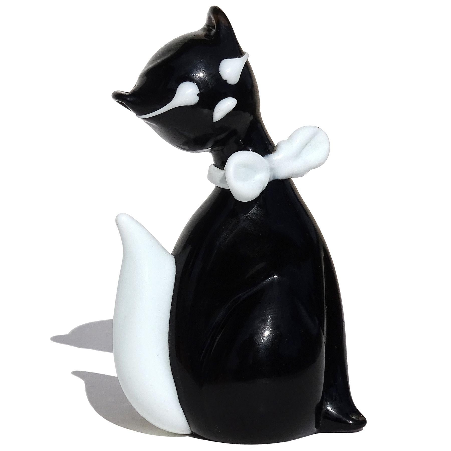 Beautiful vintage ICET Arte Murano hand blown deep black with white accents abstract shape tuxedo kitty cat figurine, sculpture. The piece has an original 