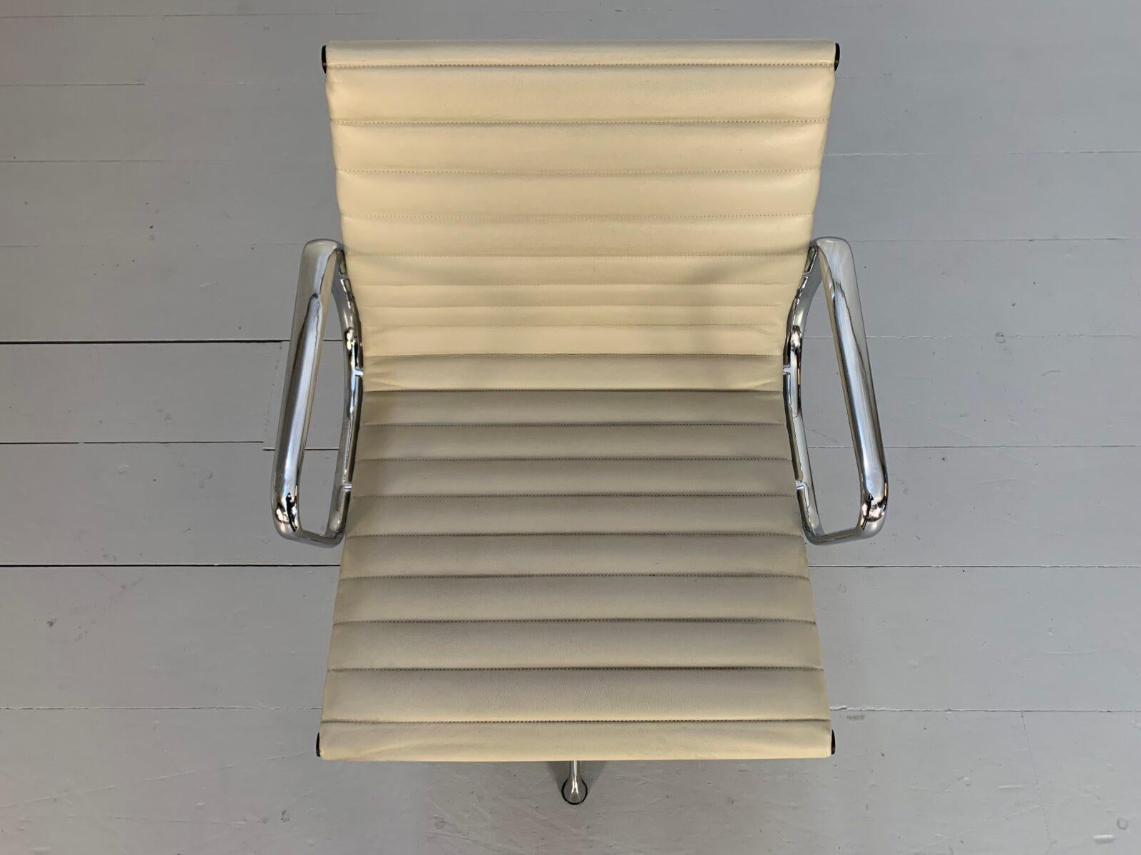 ICF Vitra Silla Eames 