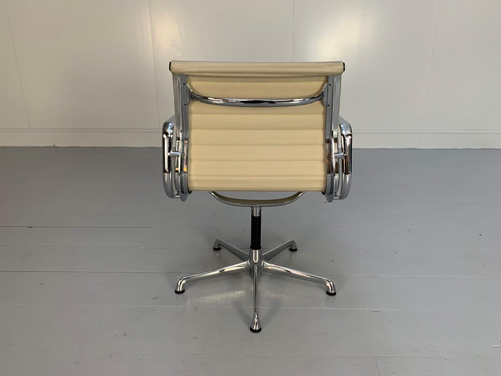 ICF Vitra Silla Eames 