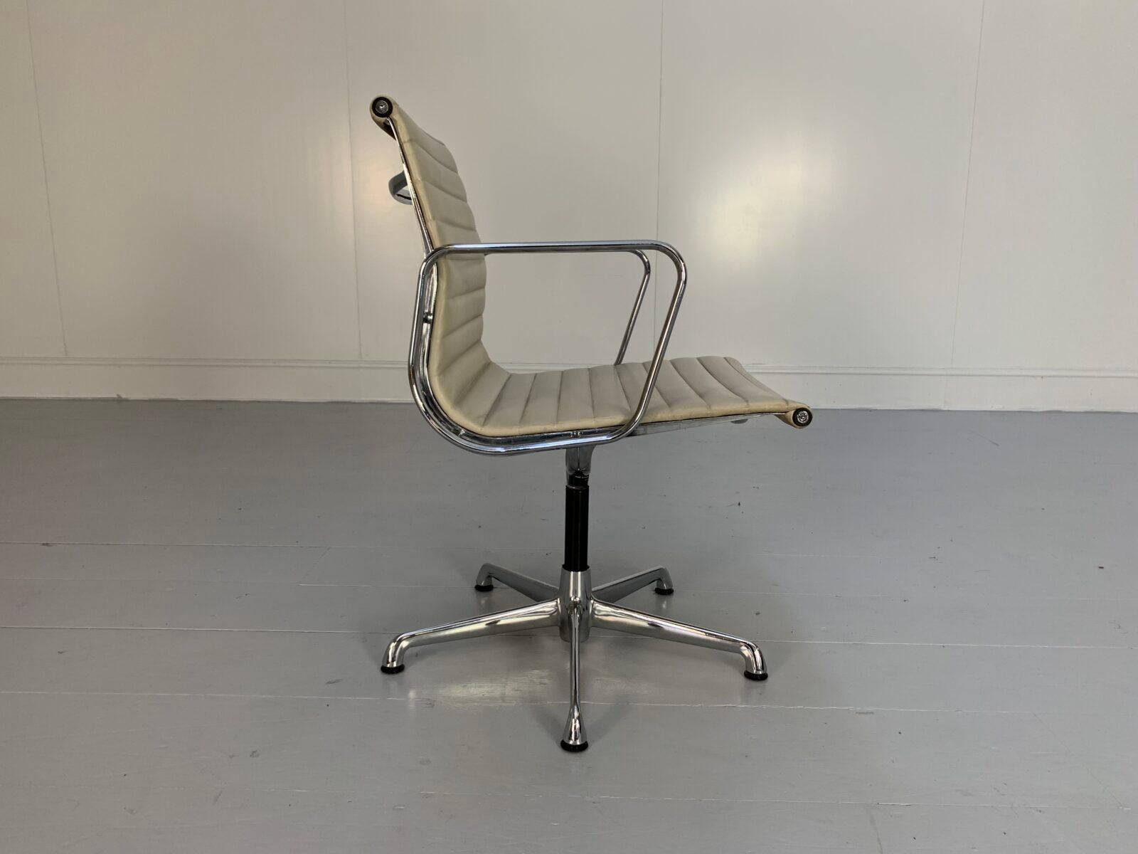 ICF Vitra Silla Eames 