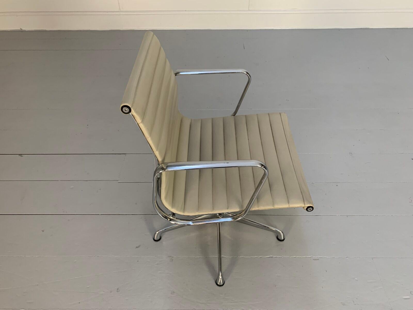ICF Vitra Silla Eames 