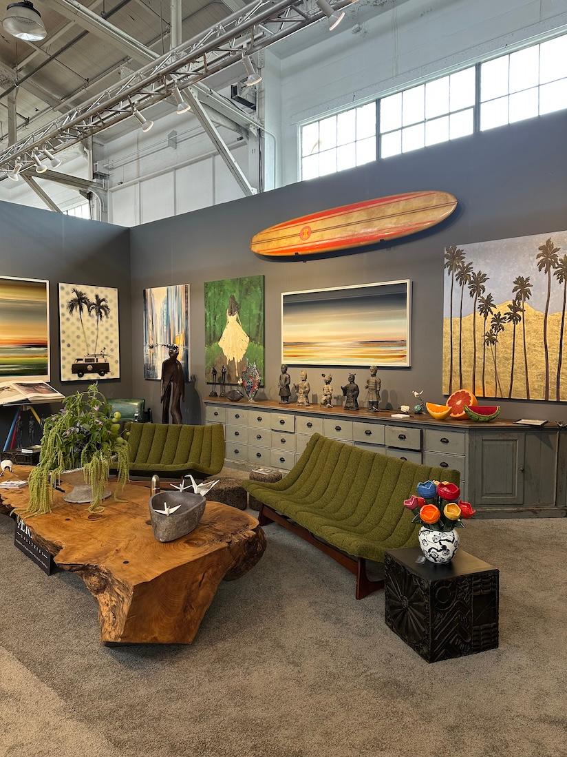 Table de salon Ichabod par A Richard Von Saal
Fabriquée dans la Napa Valley à partir d'un pin de Monterey vieux de 200 ans sauvé dans la région de Carneros, cette table de salon exceptionnelle incarne l'élégance sculpturale et l'héritage naturel. On