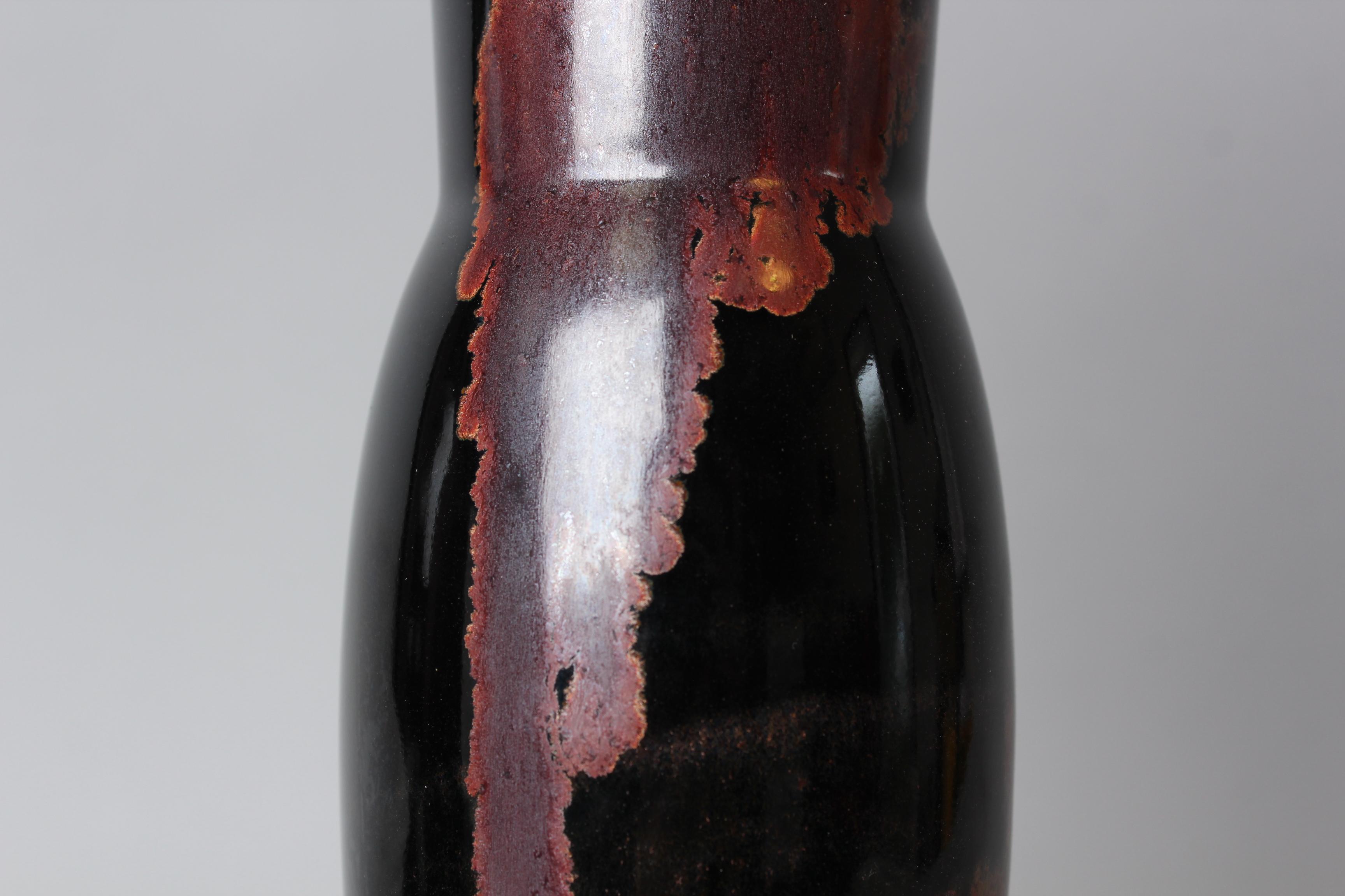 Ichikawa Kouzan Nabeshima Ceramic Vase with Irresistible Charm For Sale 8