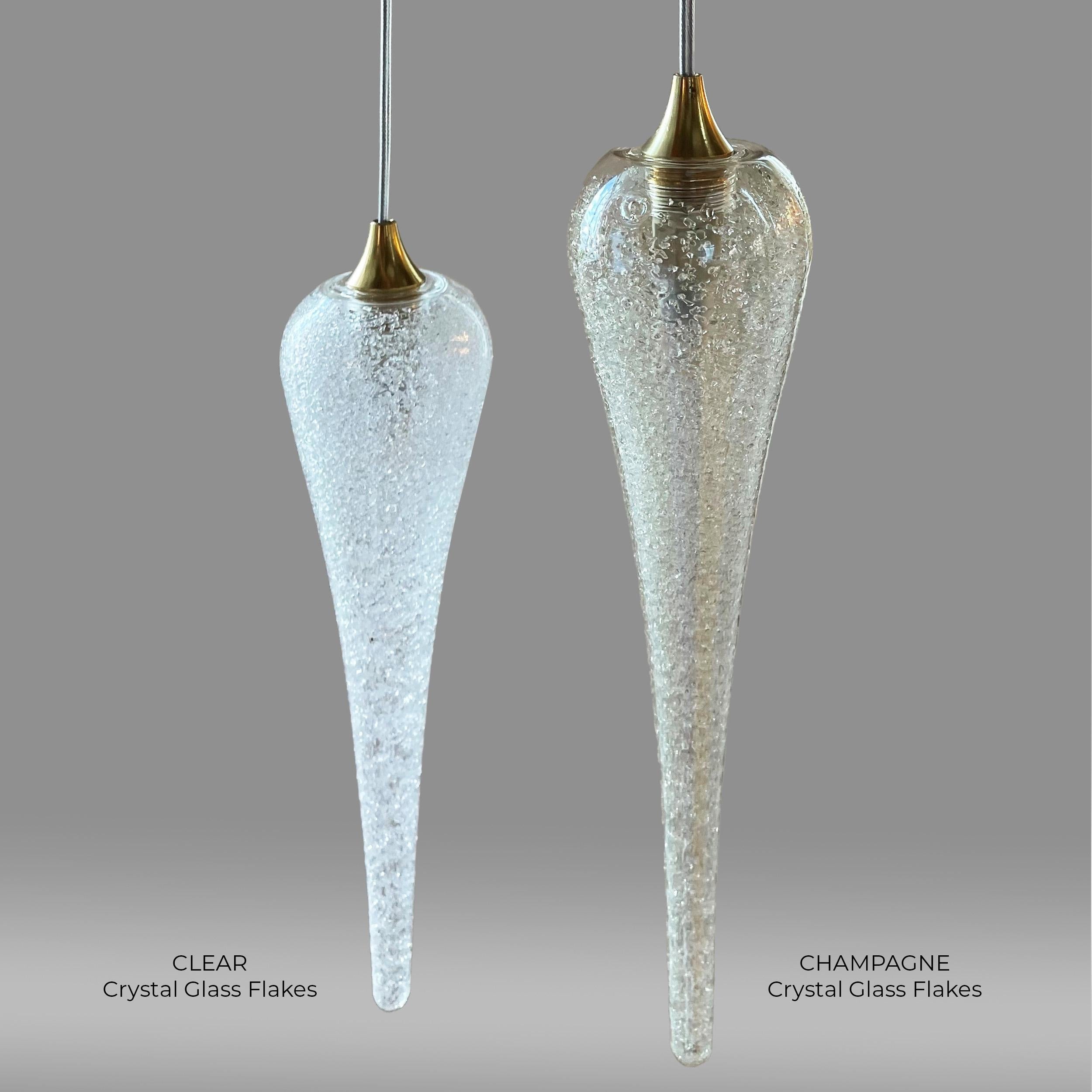 ICICLE Artisanal Hand-Blown Glass Chandelier, 9 Crystal Flakes Pendants LED In New Condition For Sale In Hollywood, FL