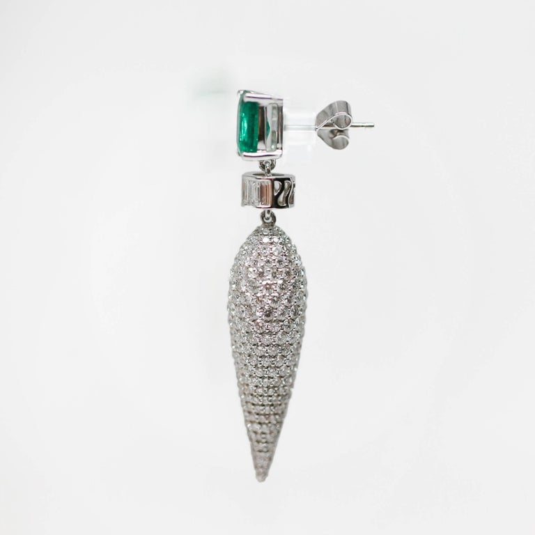 Icicle Emerald and Diamond Dangler Earrings For Sale 3