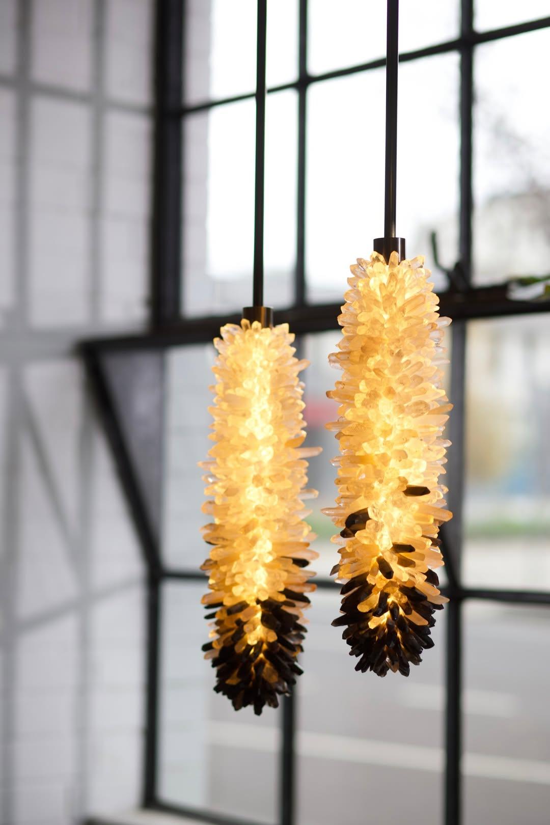 Lampe à suspension en cristal naturel non taillé en forme de glaçon 45 de Christopher Boots en vente 7