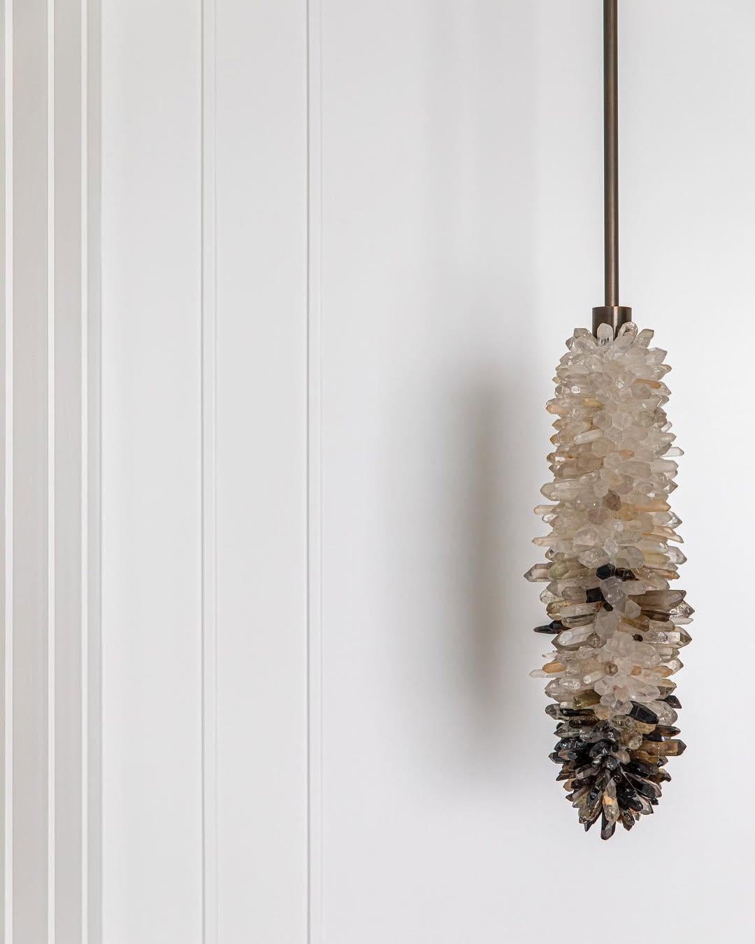 Ottone Pendente in cristallo naturale grezzo a forma di ghiacciolo 60 di Christopher Boots in vendita
