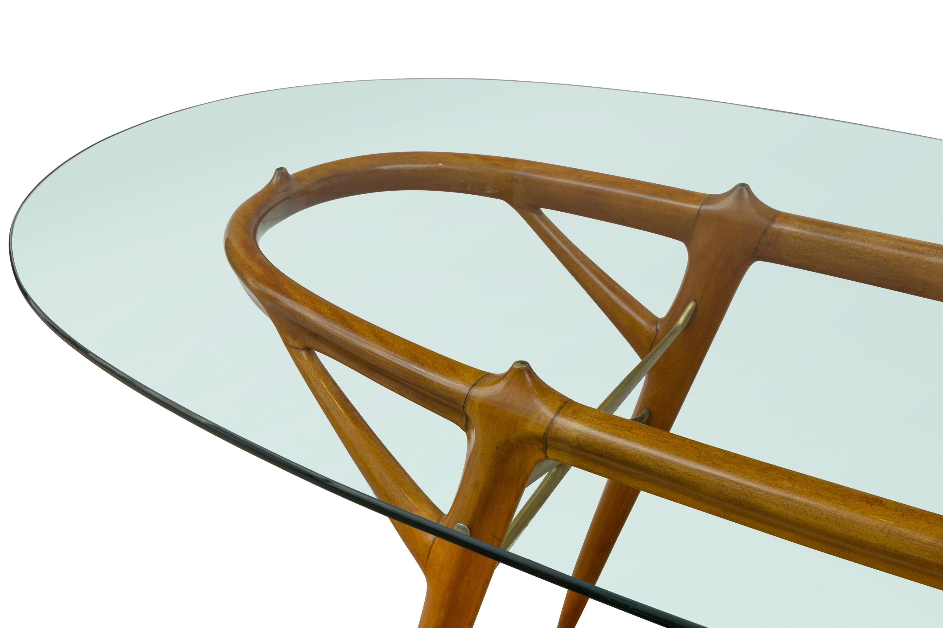 Italian Walnut and Brass Dining Table, Italy, style of Ico Parisi, circa 1955 In Good Condition In New York, NY