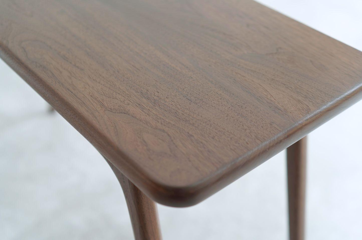 Noyer Table console ICO en noyer foncé en vente