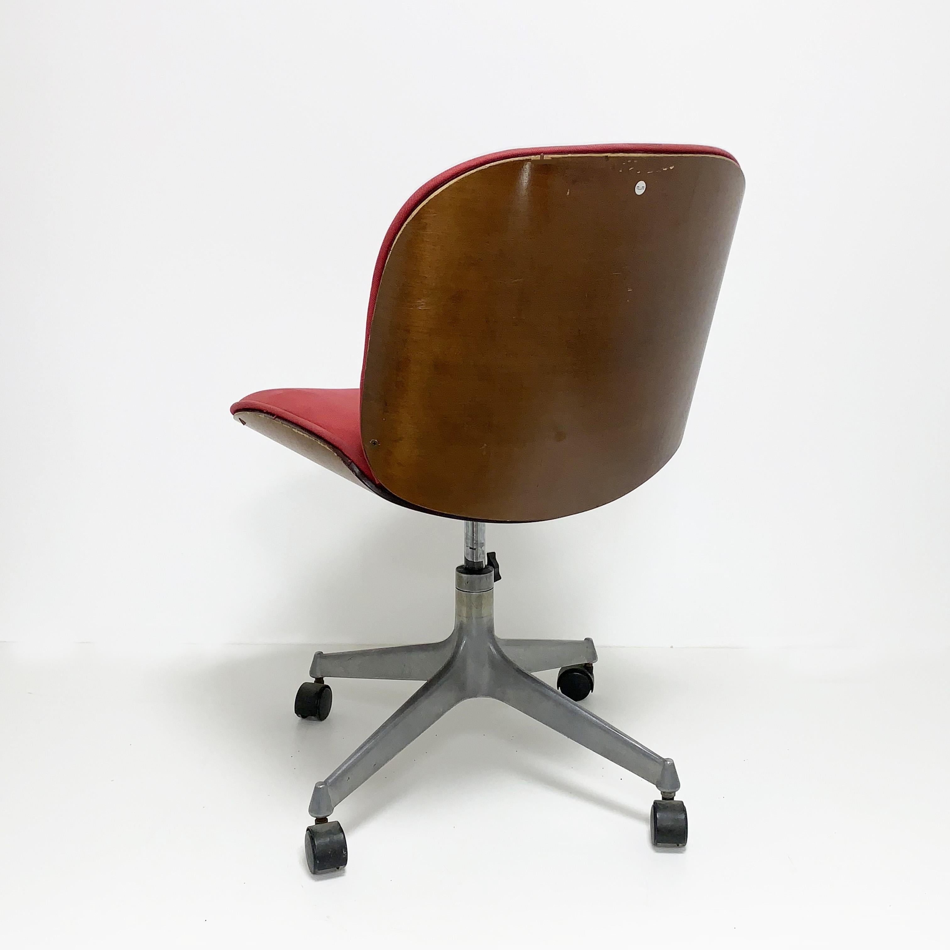 Mid-Century Modern Ico & Luisa Parisi for MIM, Swivel Office Chair, M.I.M. Italy 1950s Swivel Chair