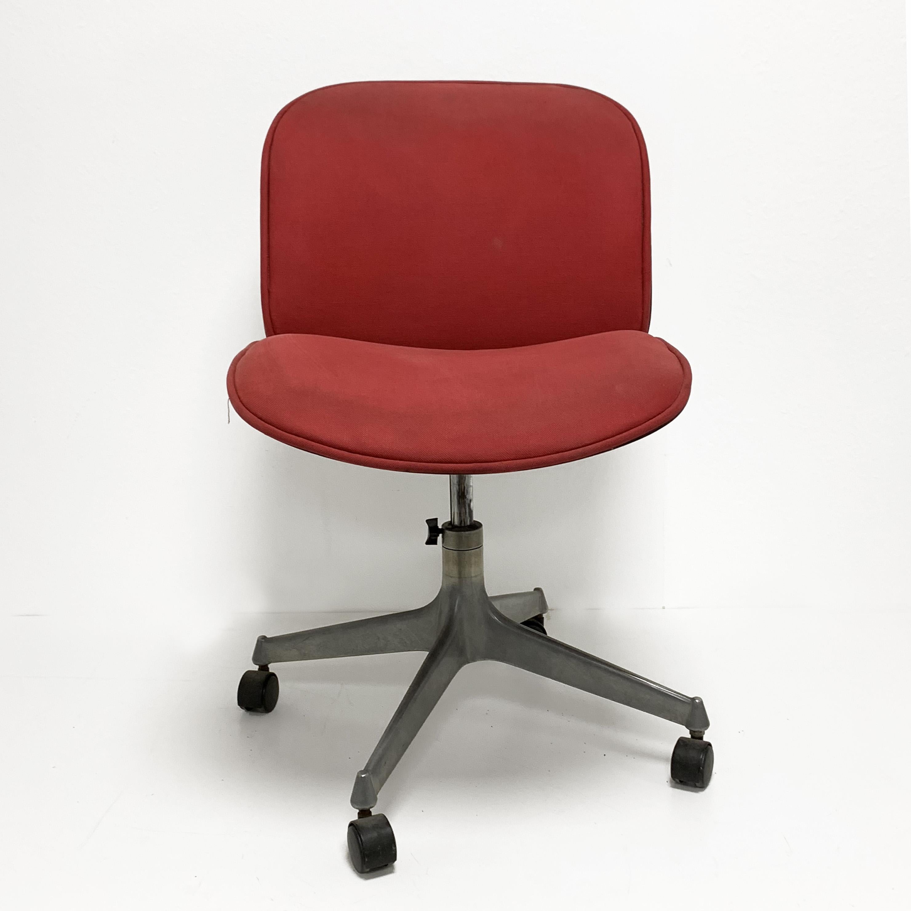 Ico & Luisa Parisi for MIM, Swivel Office Chair, M.I.M. Italy 1950s Swivel Chair In Fair Condition In Roma, IT