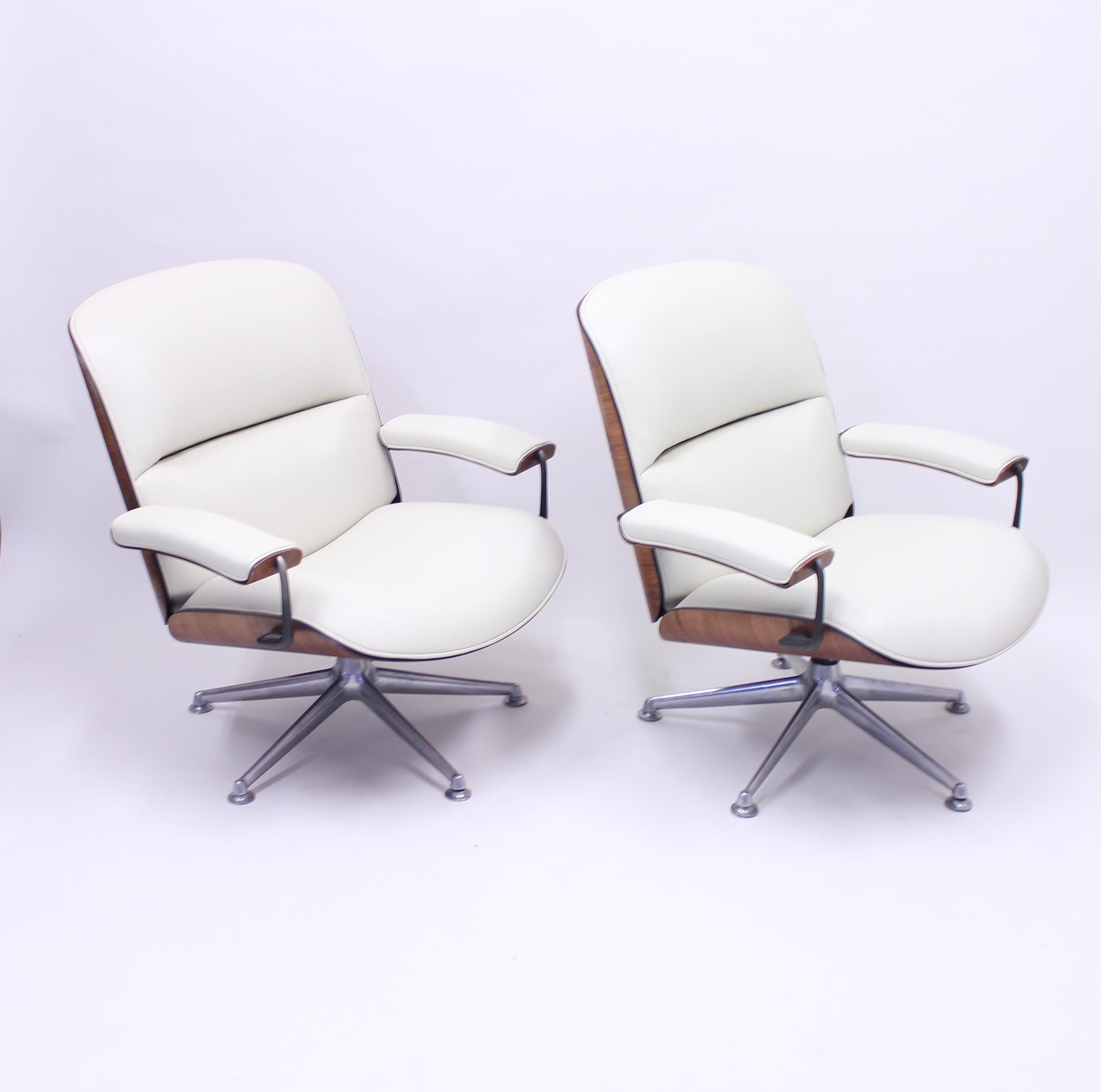 Italian Ico & Luisa Parisi, Pair of Swivel Lounge Chairs for Mim, 1950s
