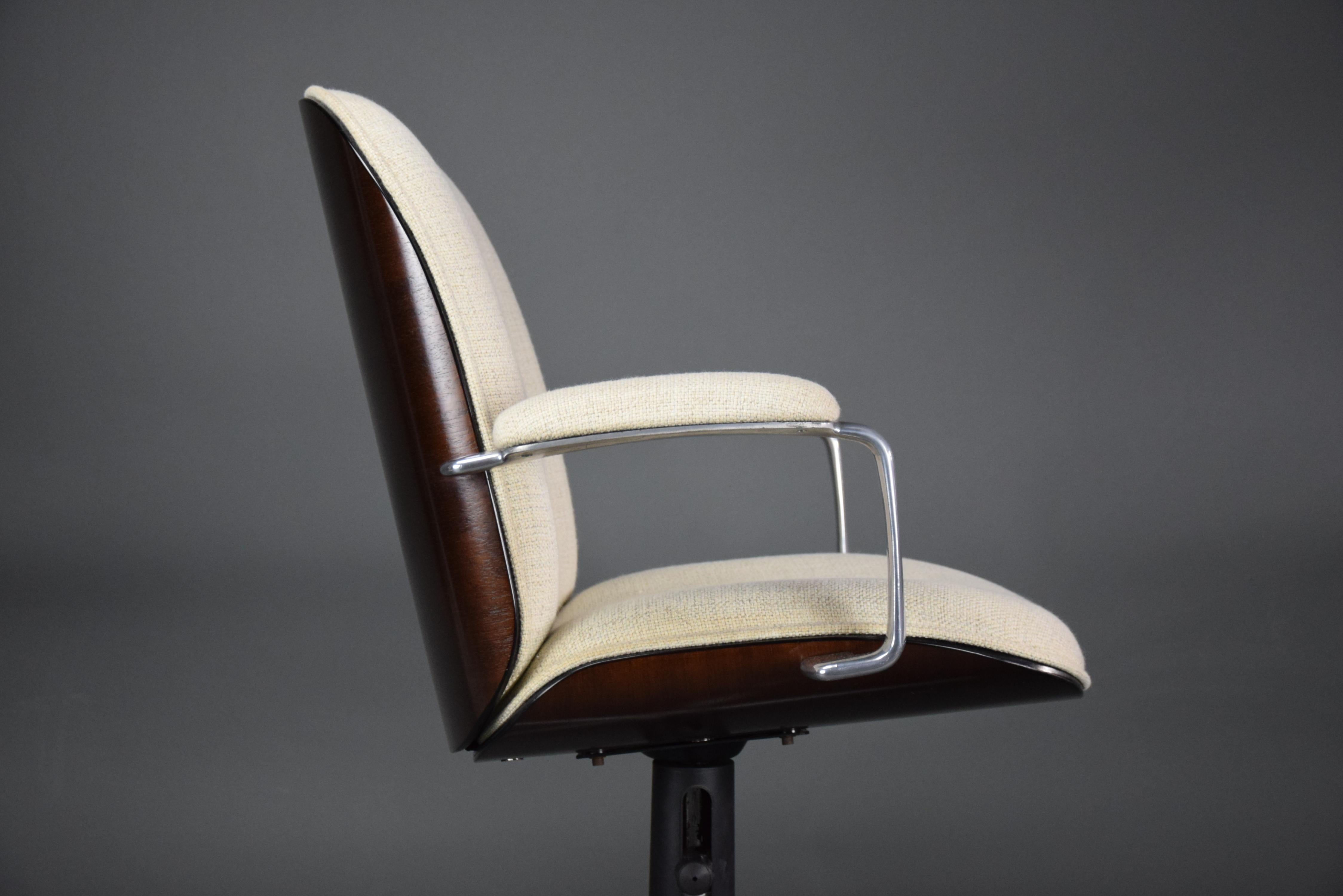 Mid-Century Modern Ico Paris Executive Desk Chair for Mobli Italiani Moderni Rome For Sale