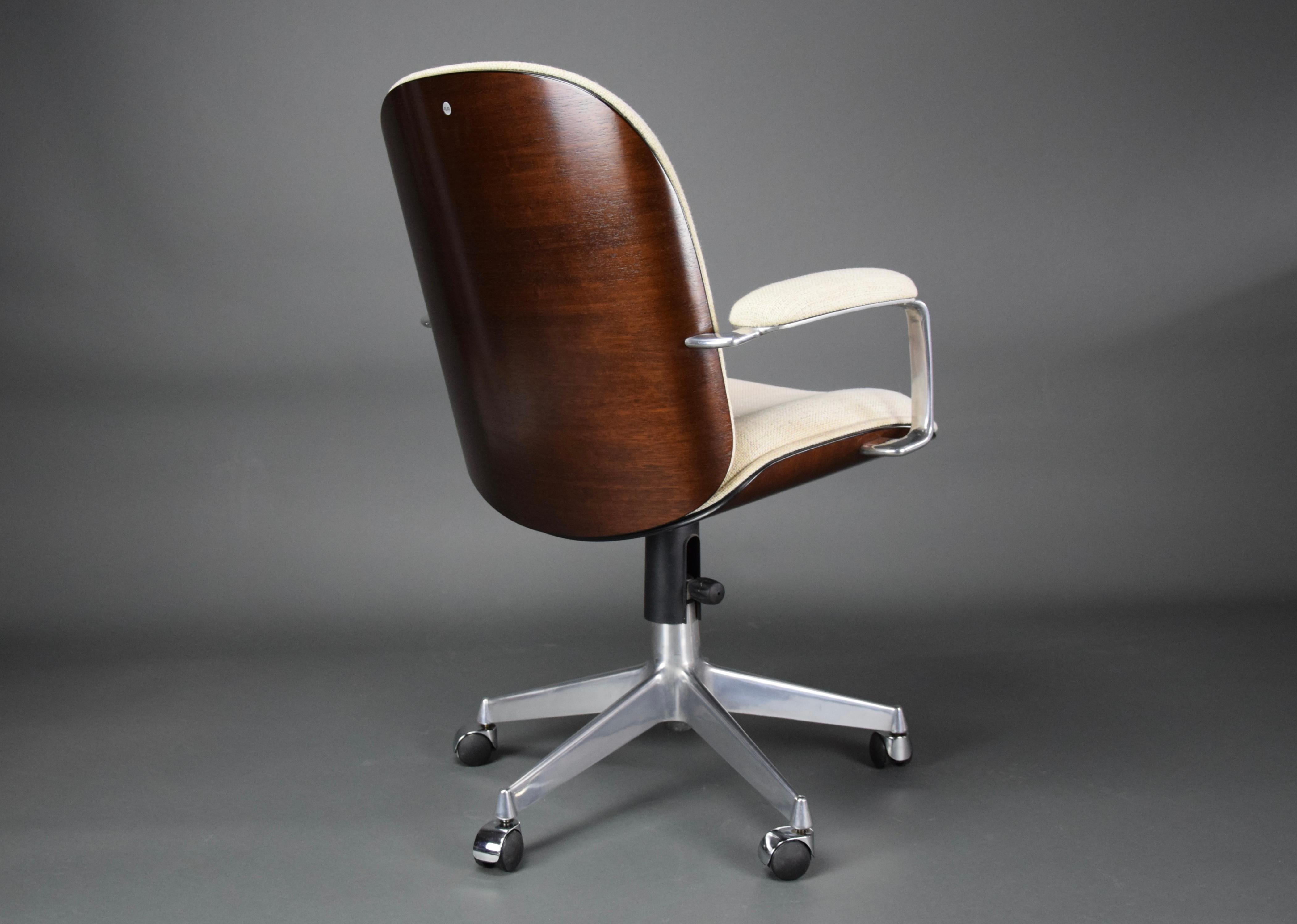 Ico Paris Executive Desk Chair for Mobli Italiani Moderni Rome In Good Condition For Sale In Weesp, NL