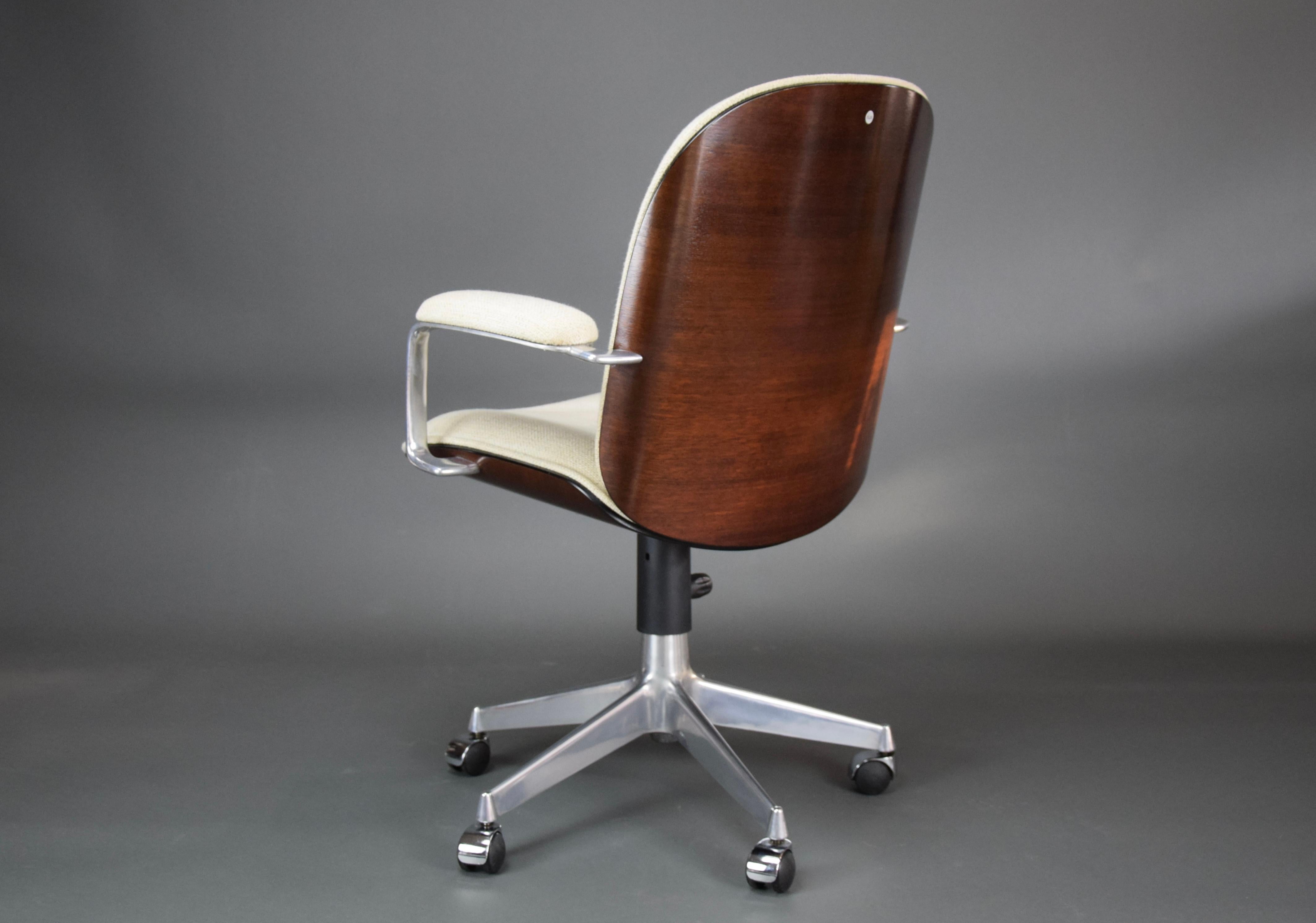 Aluminum Ico Paris Executive Desk Chair for Mobli Italiani Moderni Rome For Sale