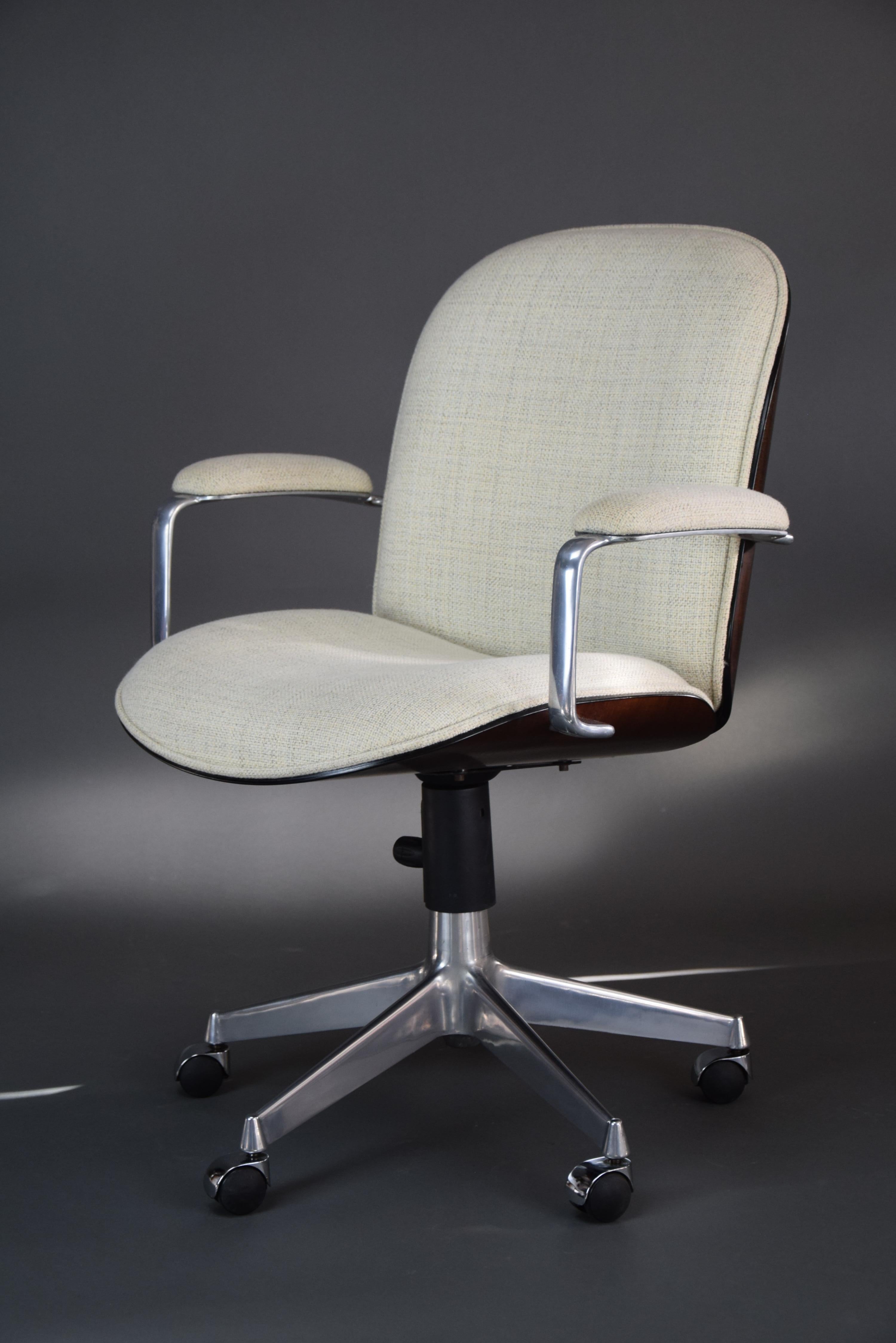 Ico Paris Executive Desk Chair for Mobli Italiani Moderni Rome For Sale 2