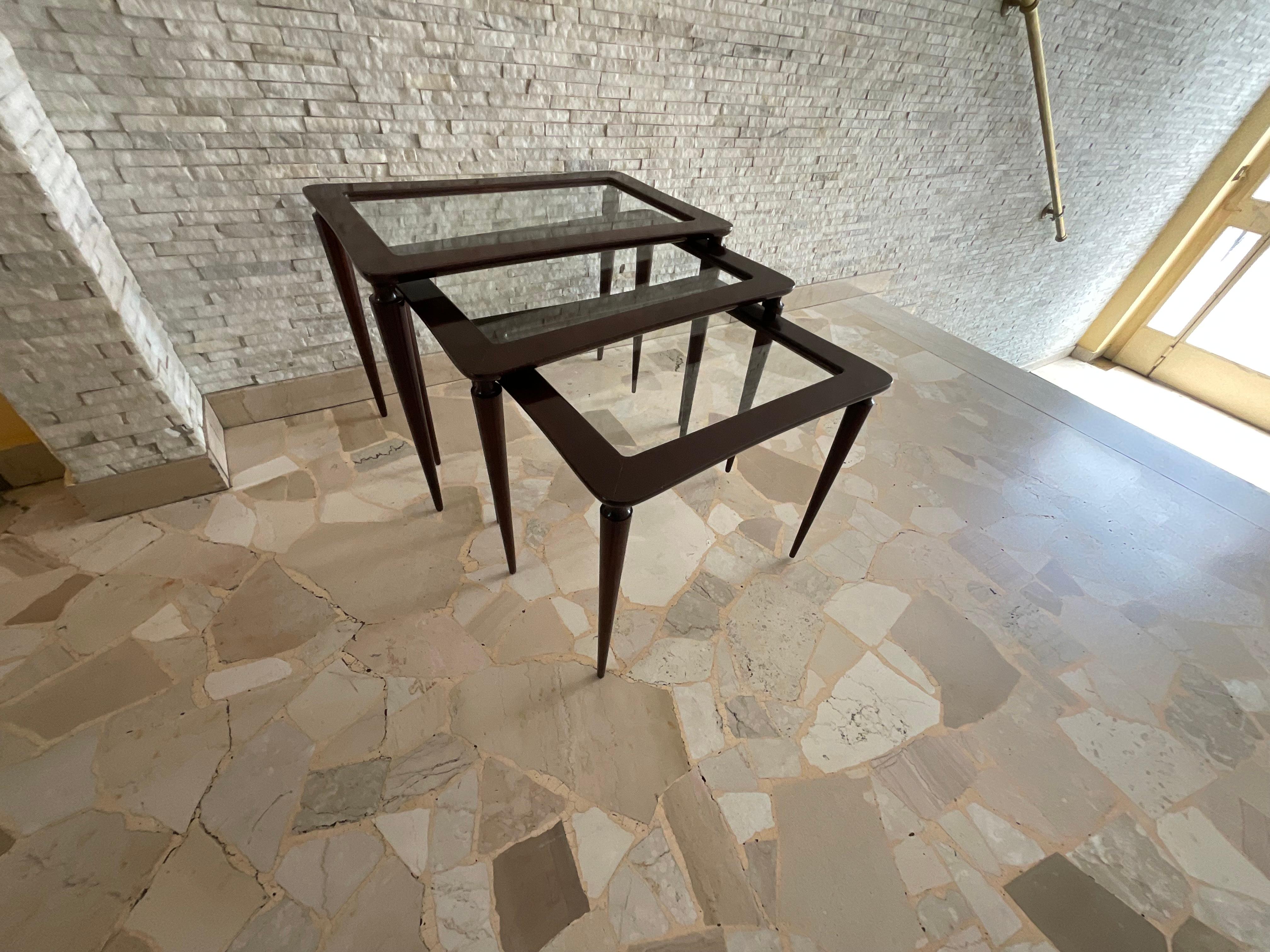 italien ICO PARISI - 3 tavolini ad incastro per De Baggis - Made in Italy 1950. en vente