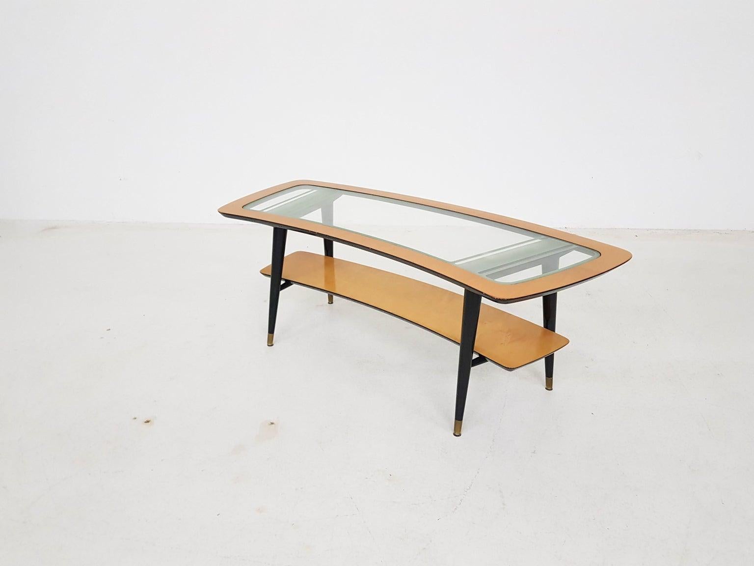 Mid-Century Modern Ico Parisi Attributed Birch and Glass Boomerang Shaped Coffee Table, Italy 1950s