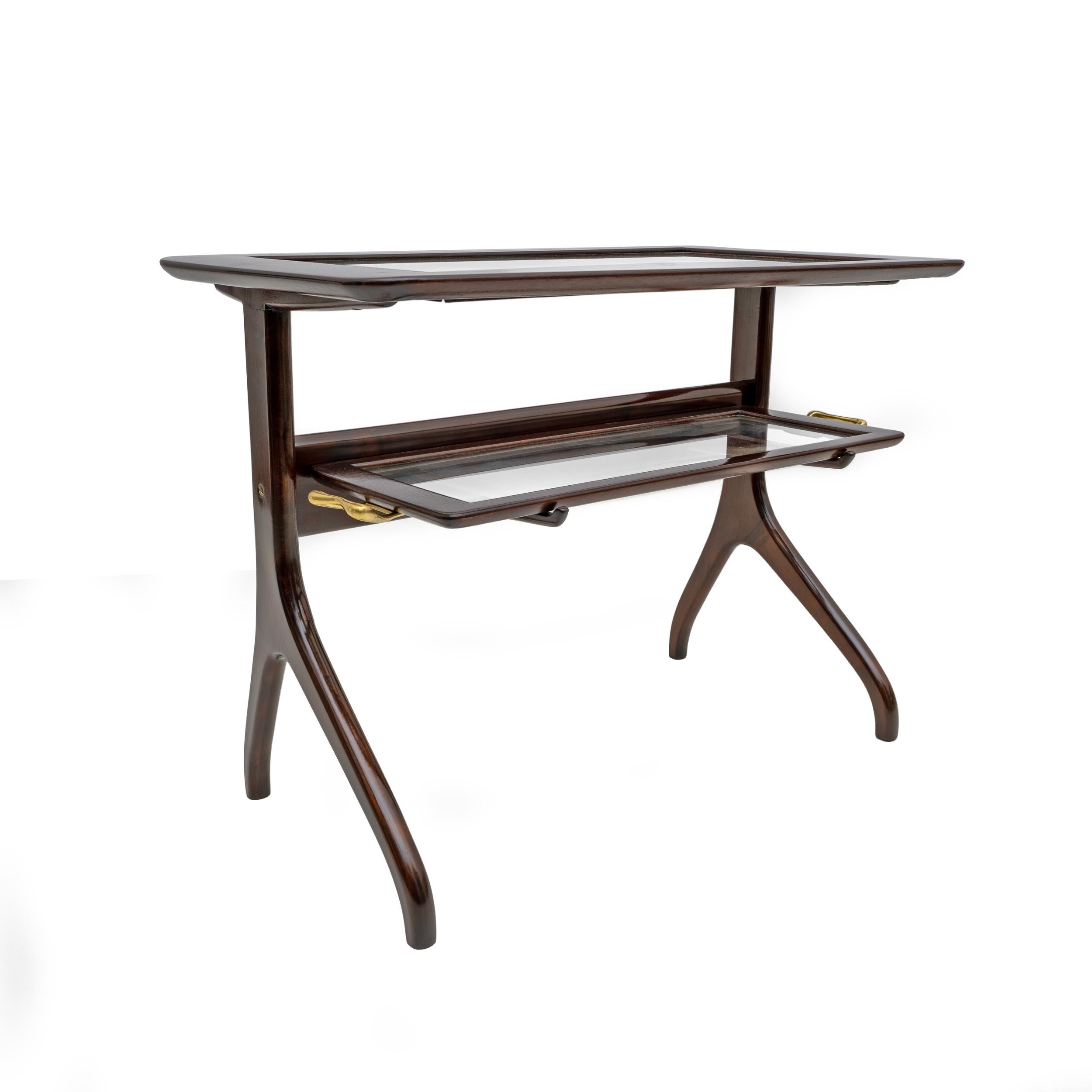Ico Parisi Attributed Mid-Century Modern Italian Tray Table In Good Condition For Sale In Puglia, Puglia