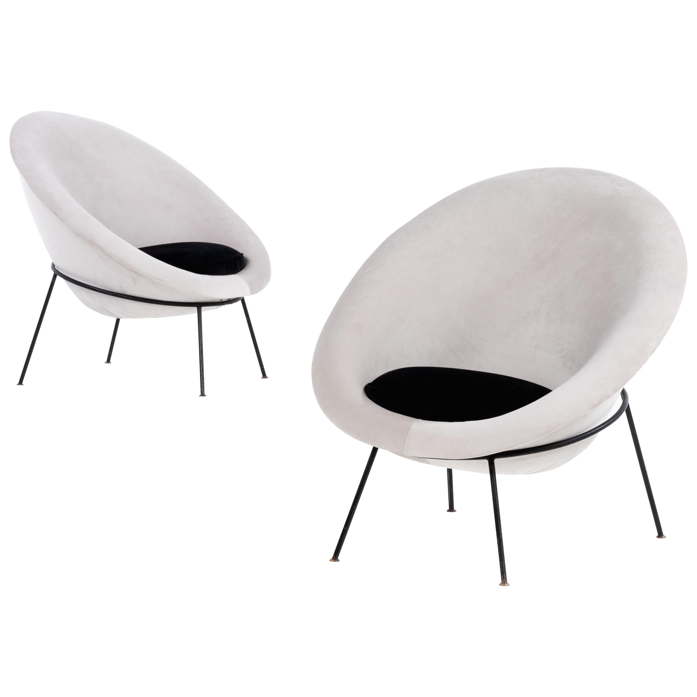 Pair of Egg Chairs by Ariberto Colombo in Velvet & Lacquered Metal, Italy 1950's