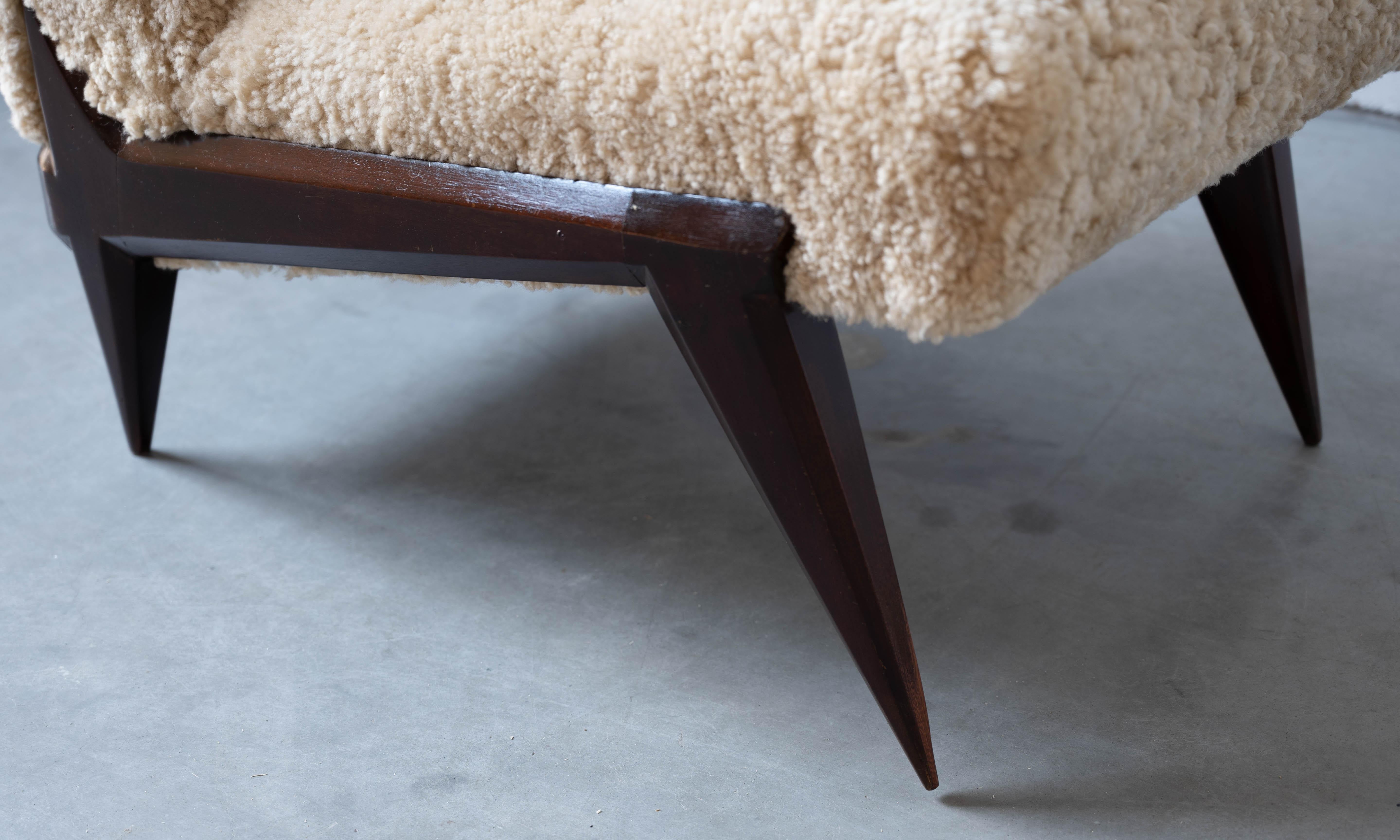 Ico Parisi 'Attribution' Slipper Chair, Dark-Stained Wood, Shearling Italy 1950s 1