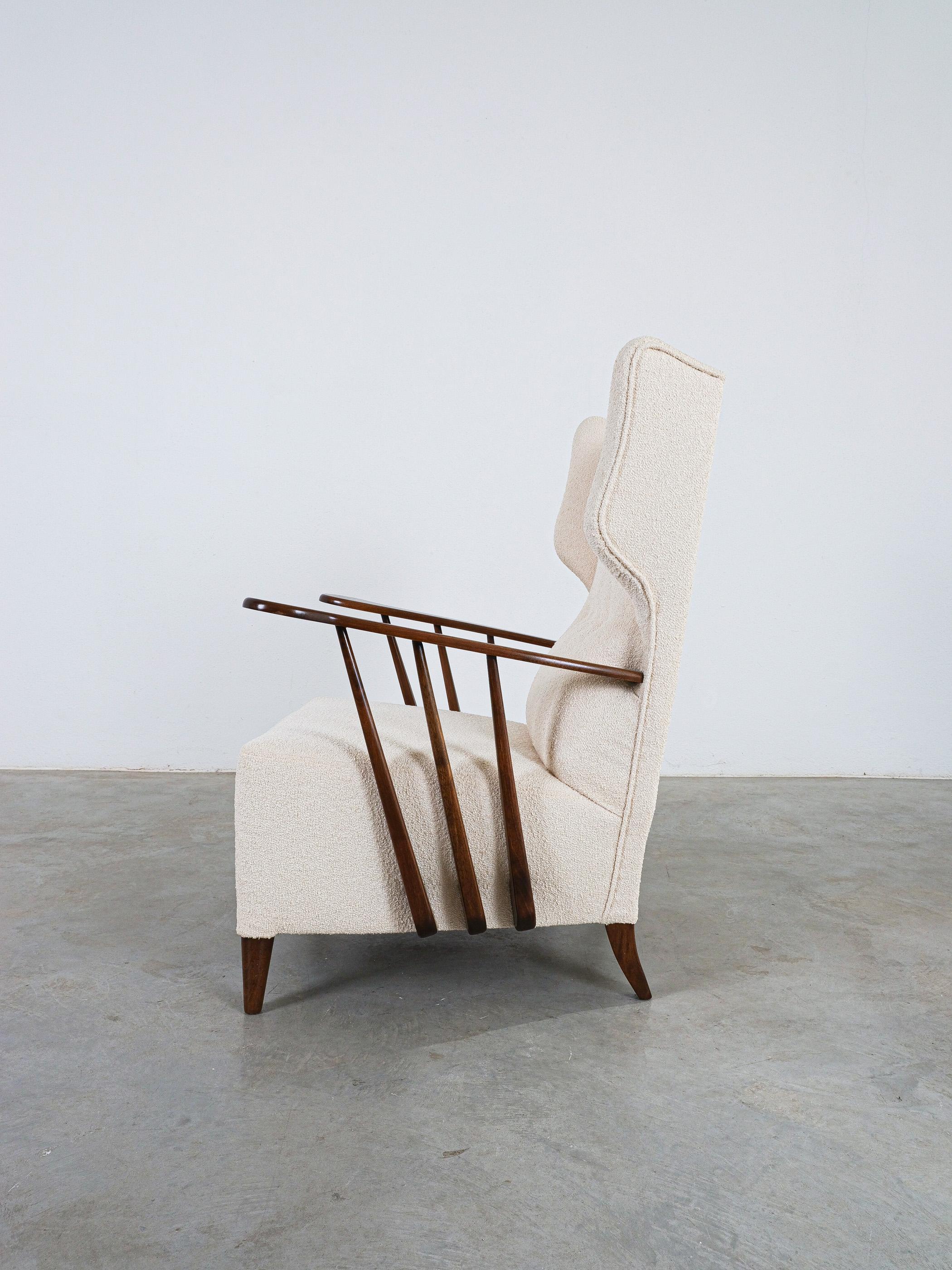 Ico Parisi Bergère Lounge Armchair Creme Bouclé Walnut, Italy 1950 For Sale 4