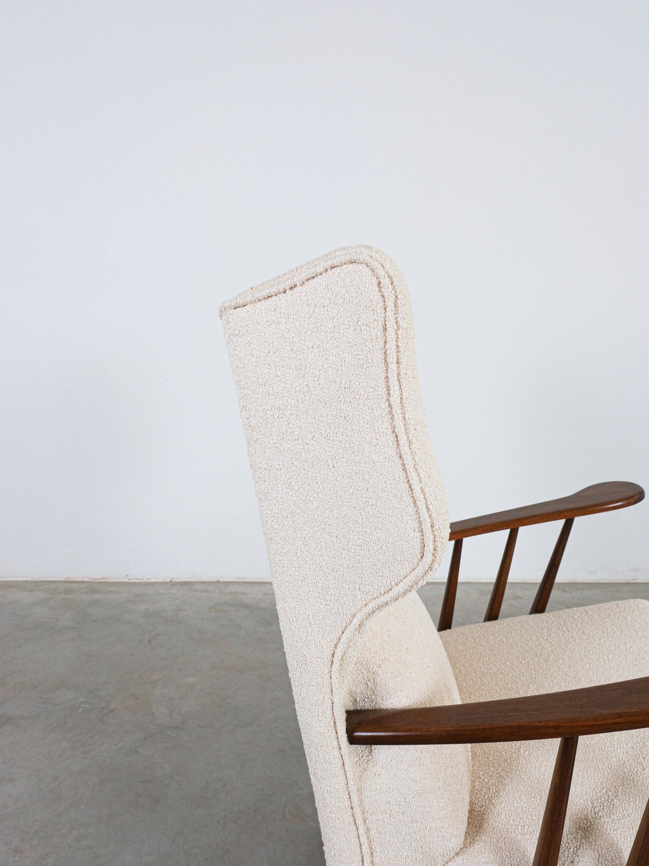 Ico Parisi Bergère Lounge Armchair Creme Bouclé Walnut, Italy 1950 For Sale 6