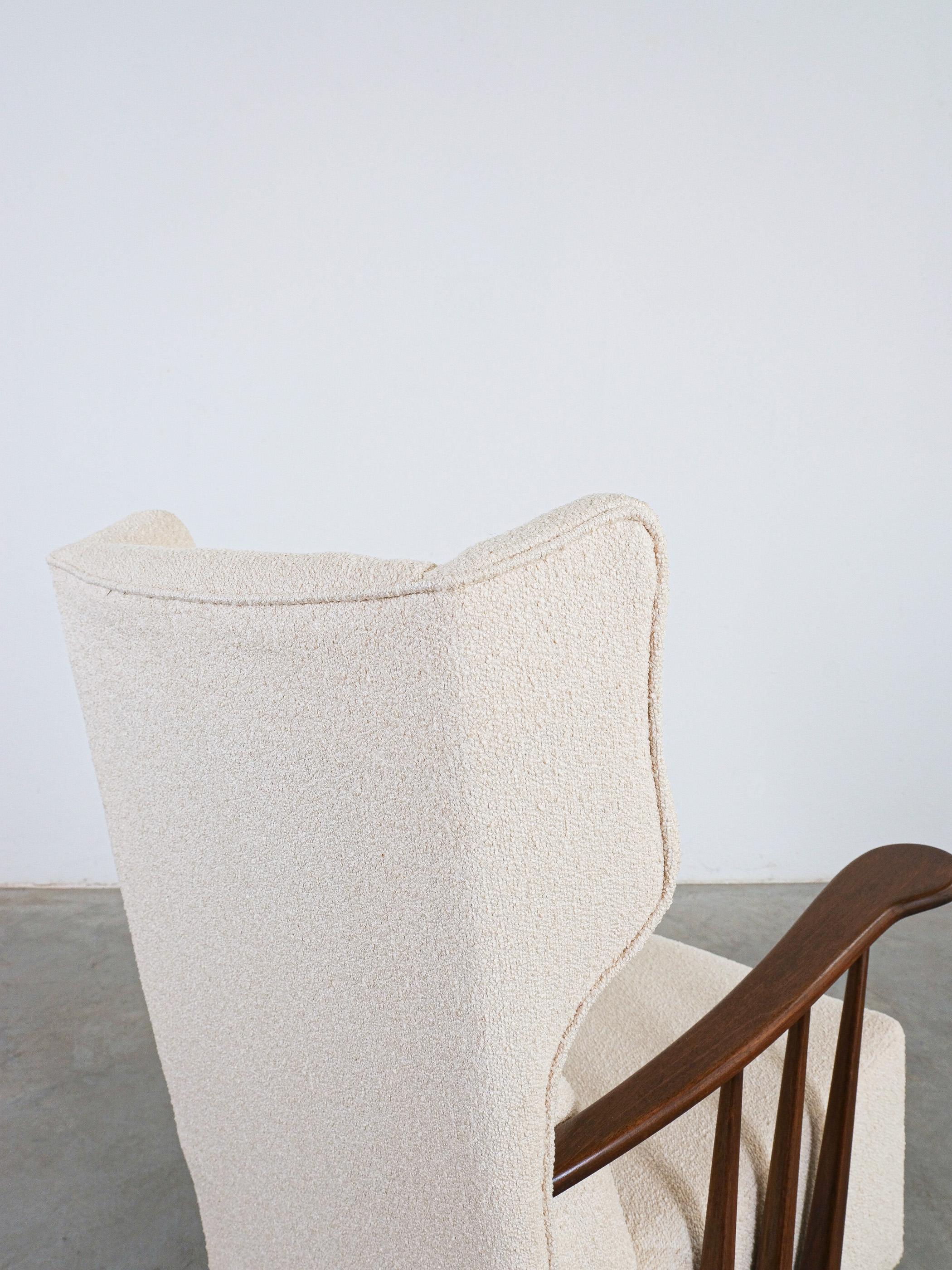 Ico Parisi Bergère Lounge Armchair Creme Bouclé Walnut, Italy 1950 For Sale 7