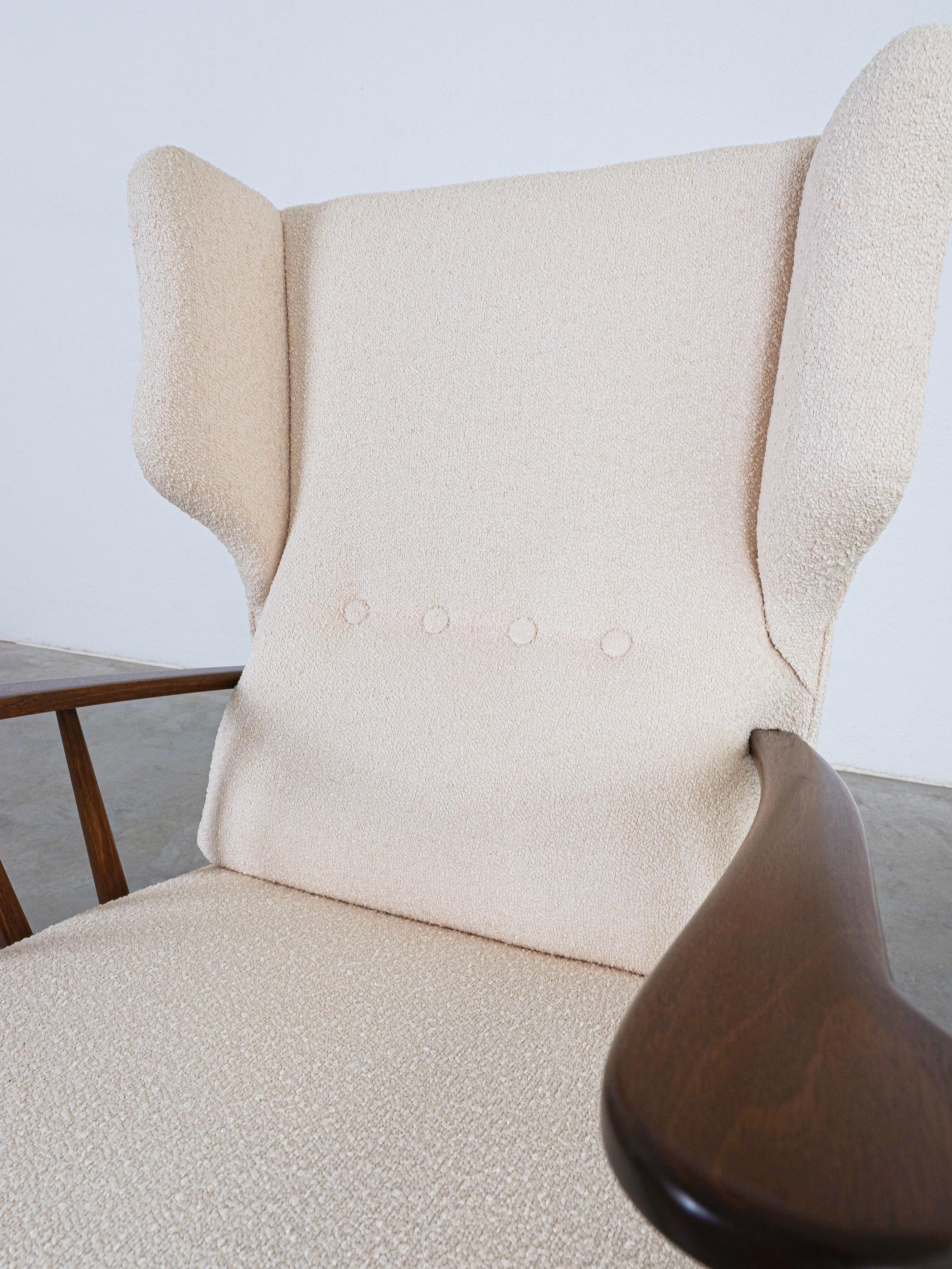 Fabric Ico Parisi Bergère Lounge Armchair Creme Bouclé Walnut, Italy 1950 For Sale