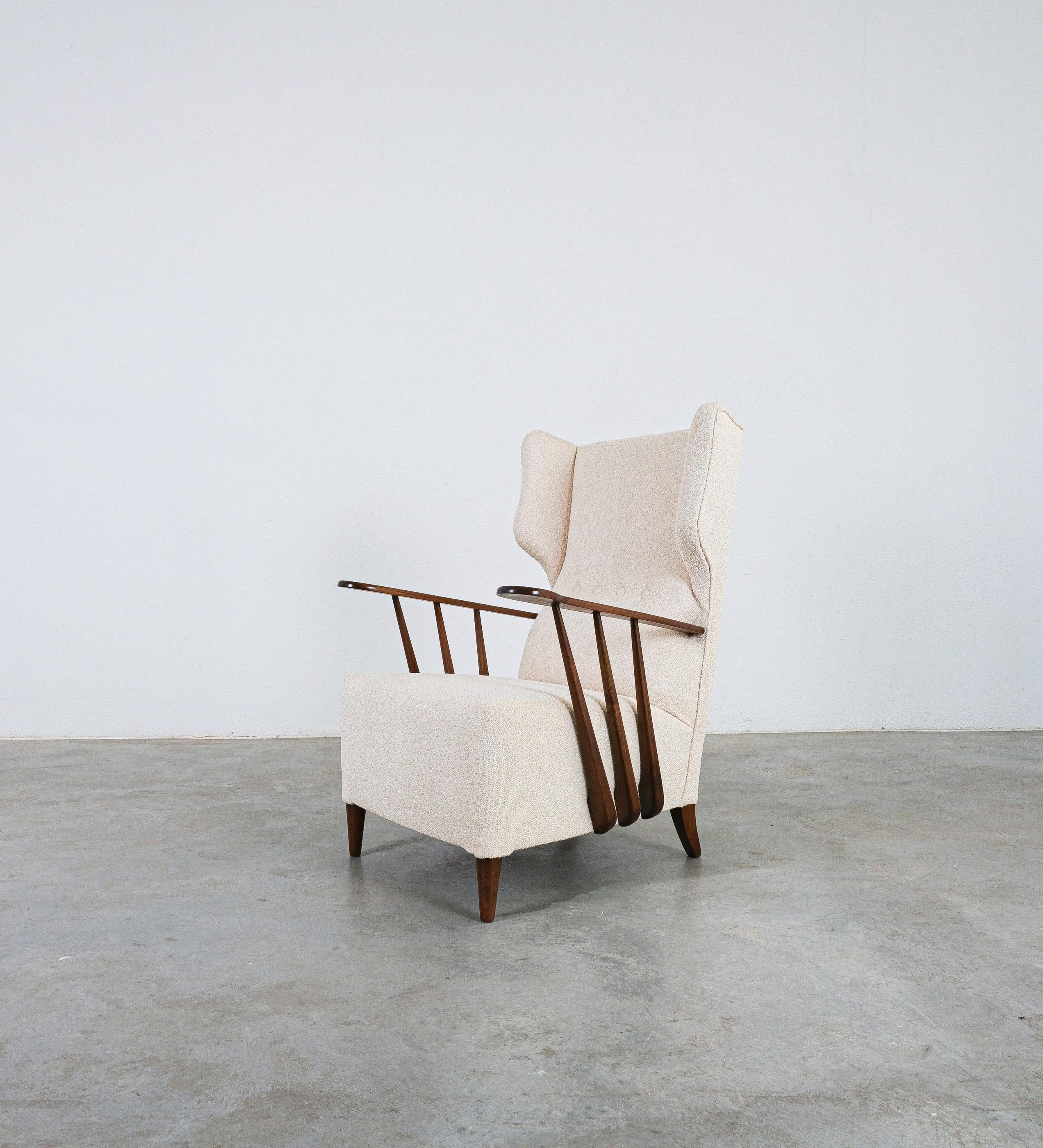 Ico Parisi Bergère Lounge Armchair Creme Bouclé Walnut, Italy 1950 For Sale 2