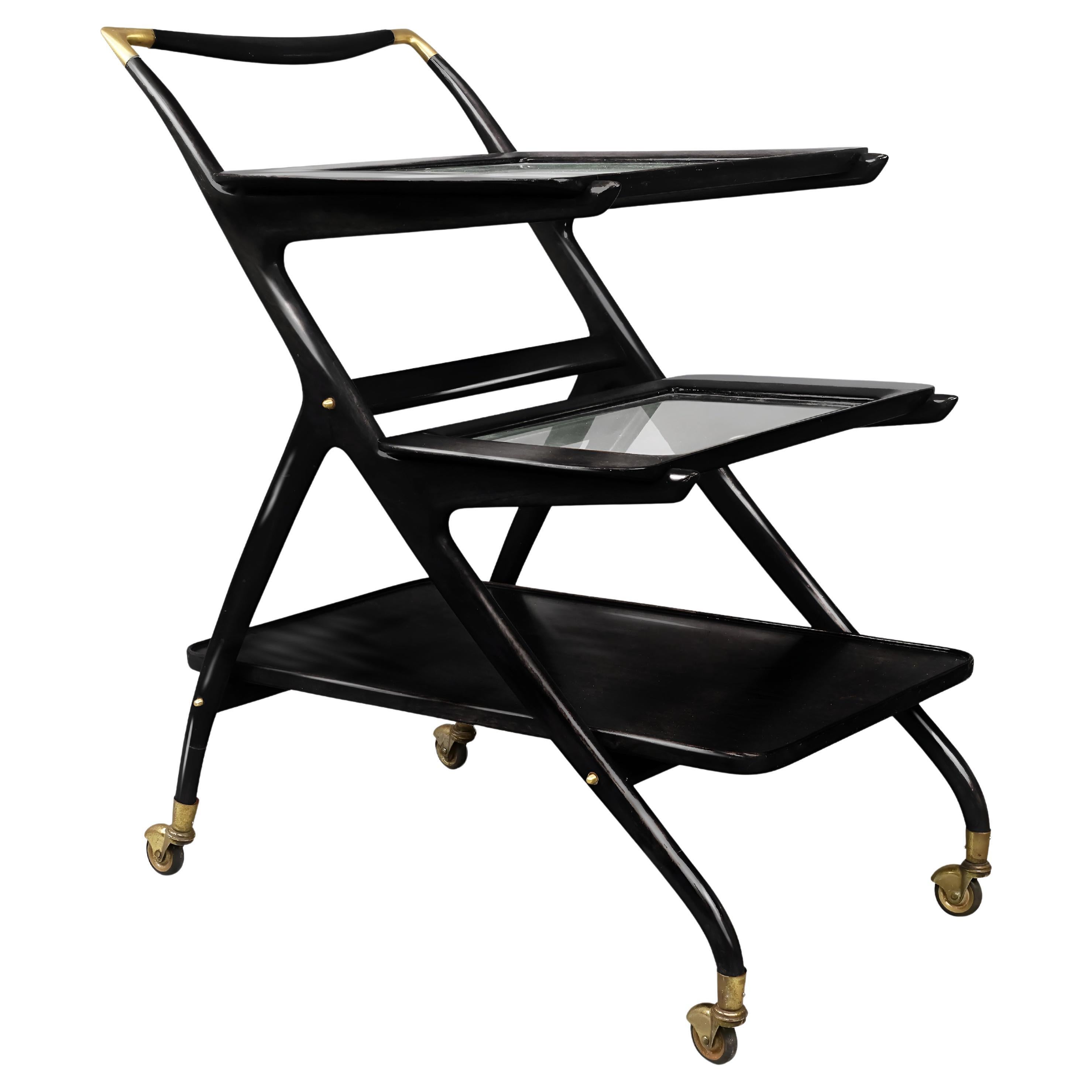 Angelo De Baggis Roll- und Barwagen