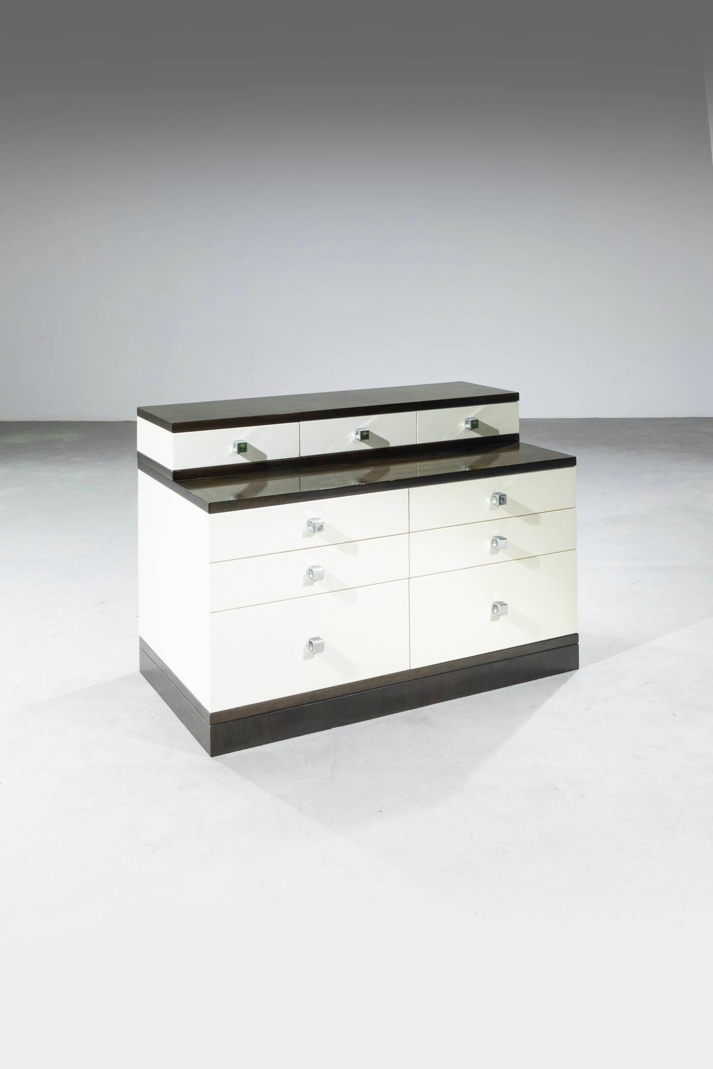 Ico Parisi, Cassettone con alzata serie 540, prod. Fratelli Longhi, 1969 In condizioni buone in vendita a Rivoli, IT